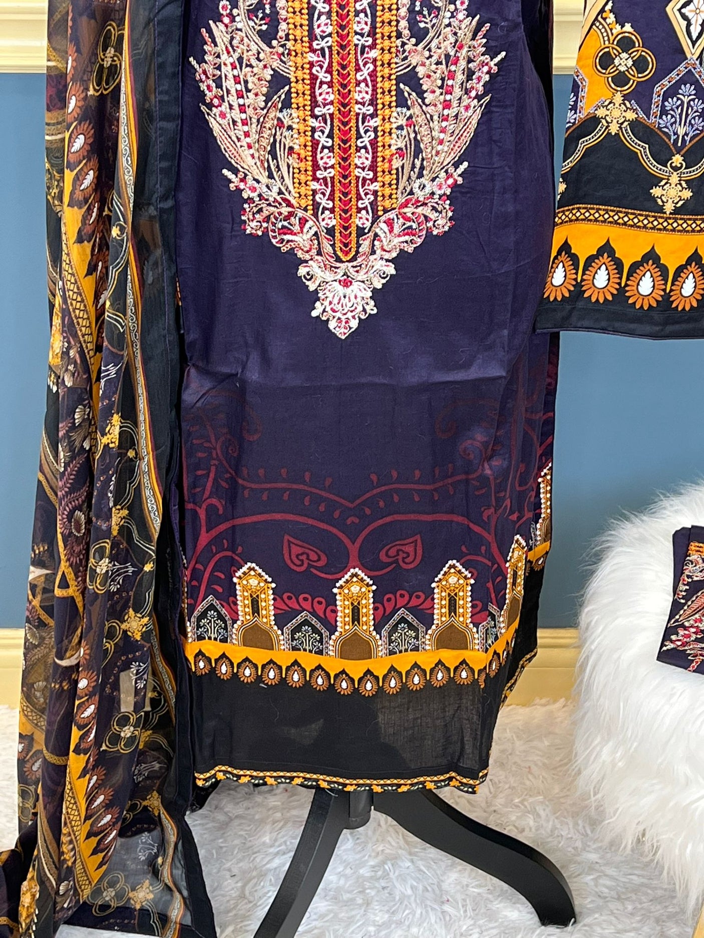 Pakistani Stitched Embroidered lawn Salwar kameez ready to ship