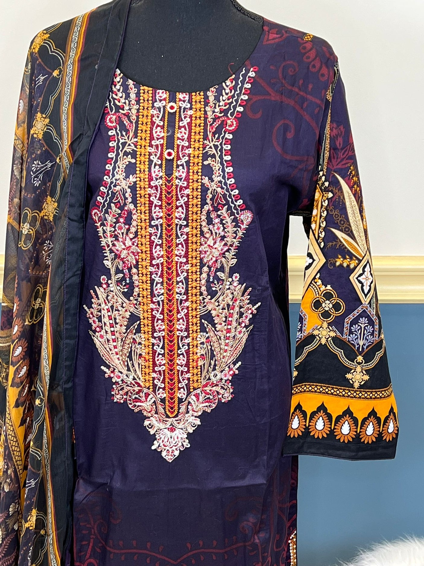 Pakistani Stitched Embroidered lawn Salwar kameez ready to ship