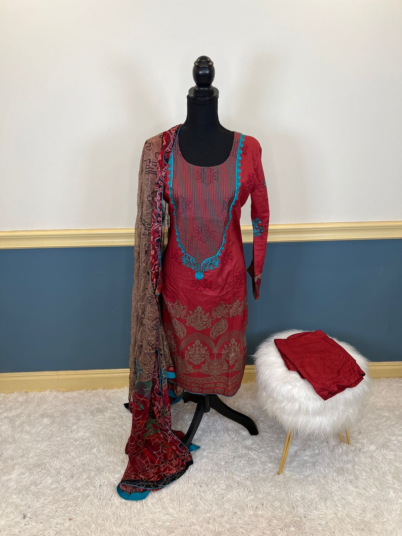 Pakistani Stitched Embroidered lawn Salwar kameez ready to ship