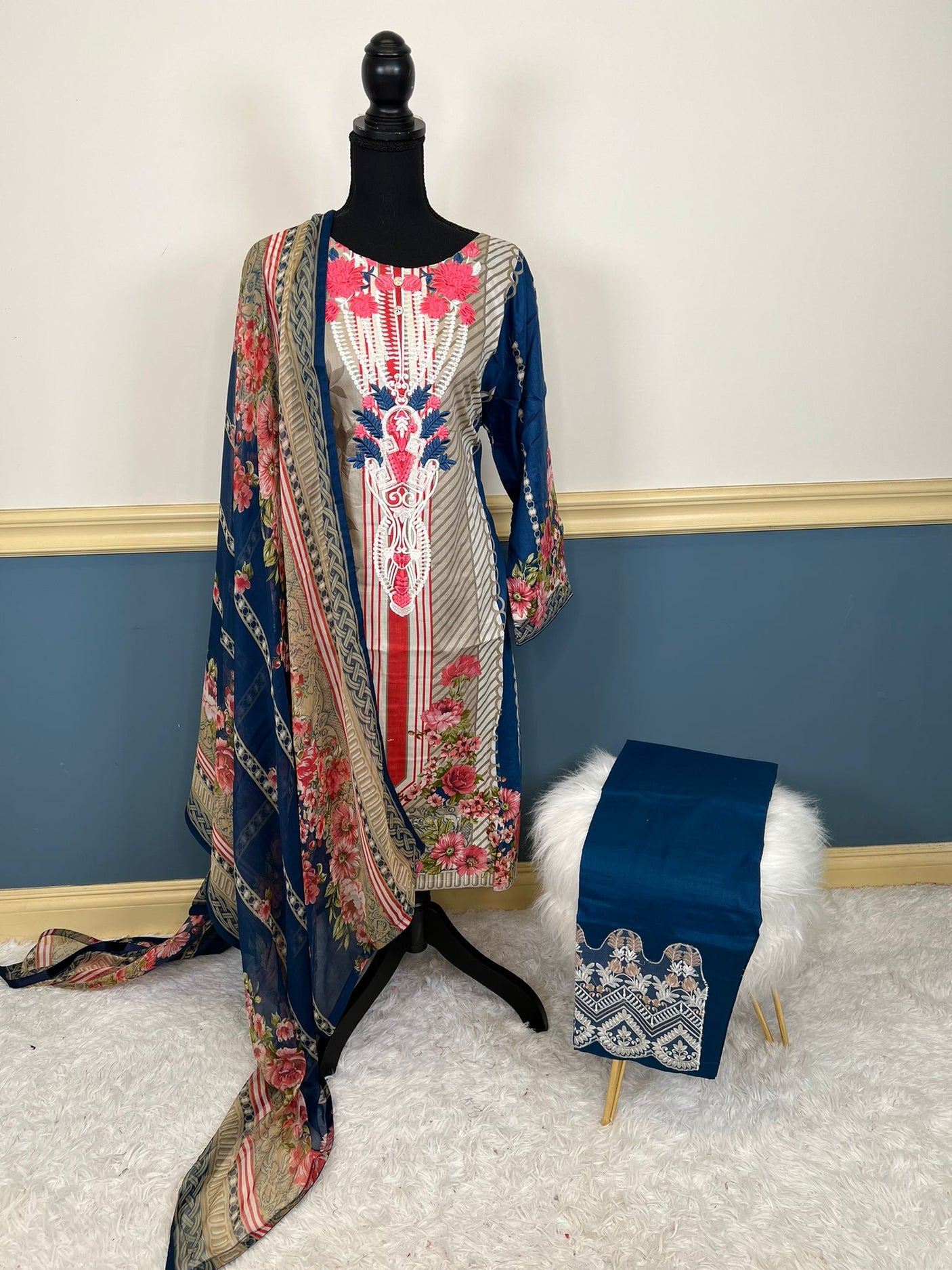 Pakistani Stitched Embroidered lawn Salwar kameez ready to ship