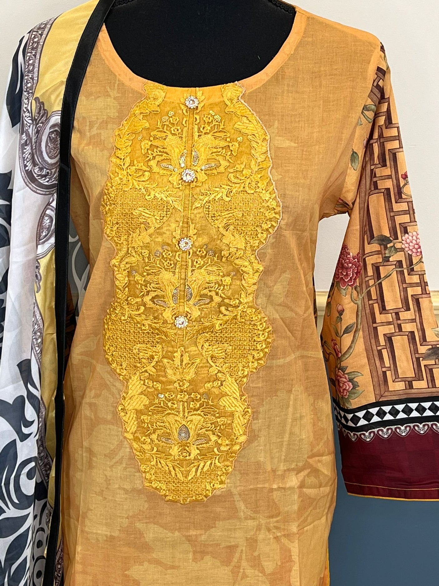 Pakistani Stitched Embroidered lawn Salwar kameez ready to ship