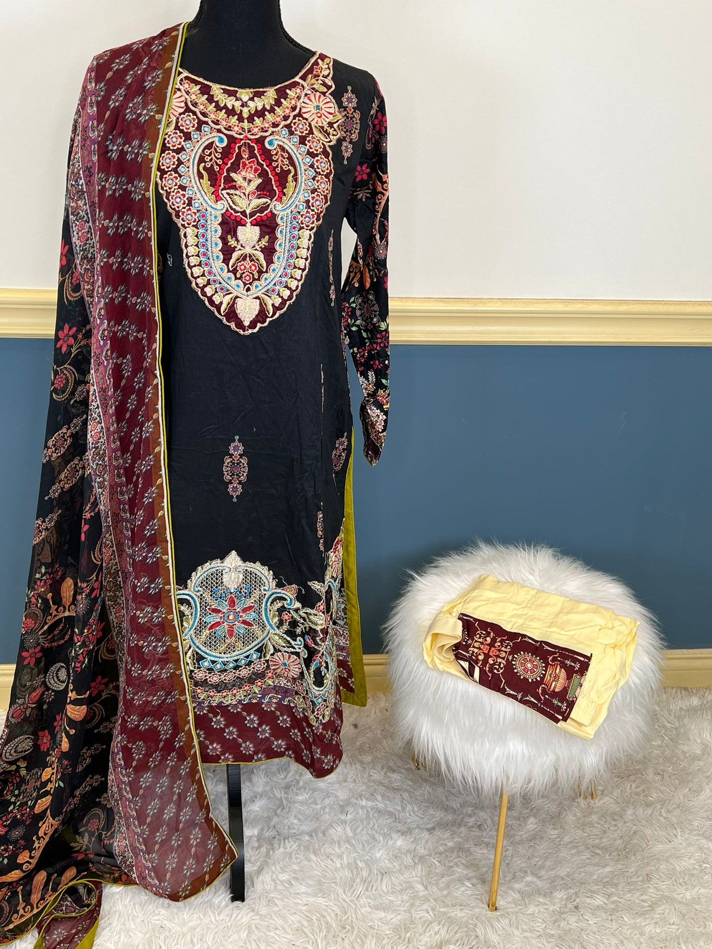 Pakistani Stitched Embroidered lawn Salwar kameez ready to ship