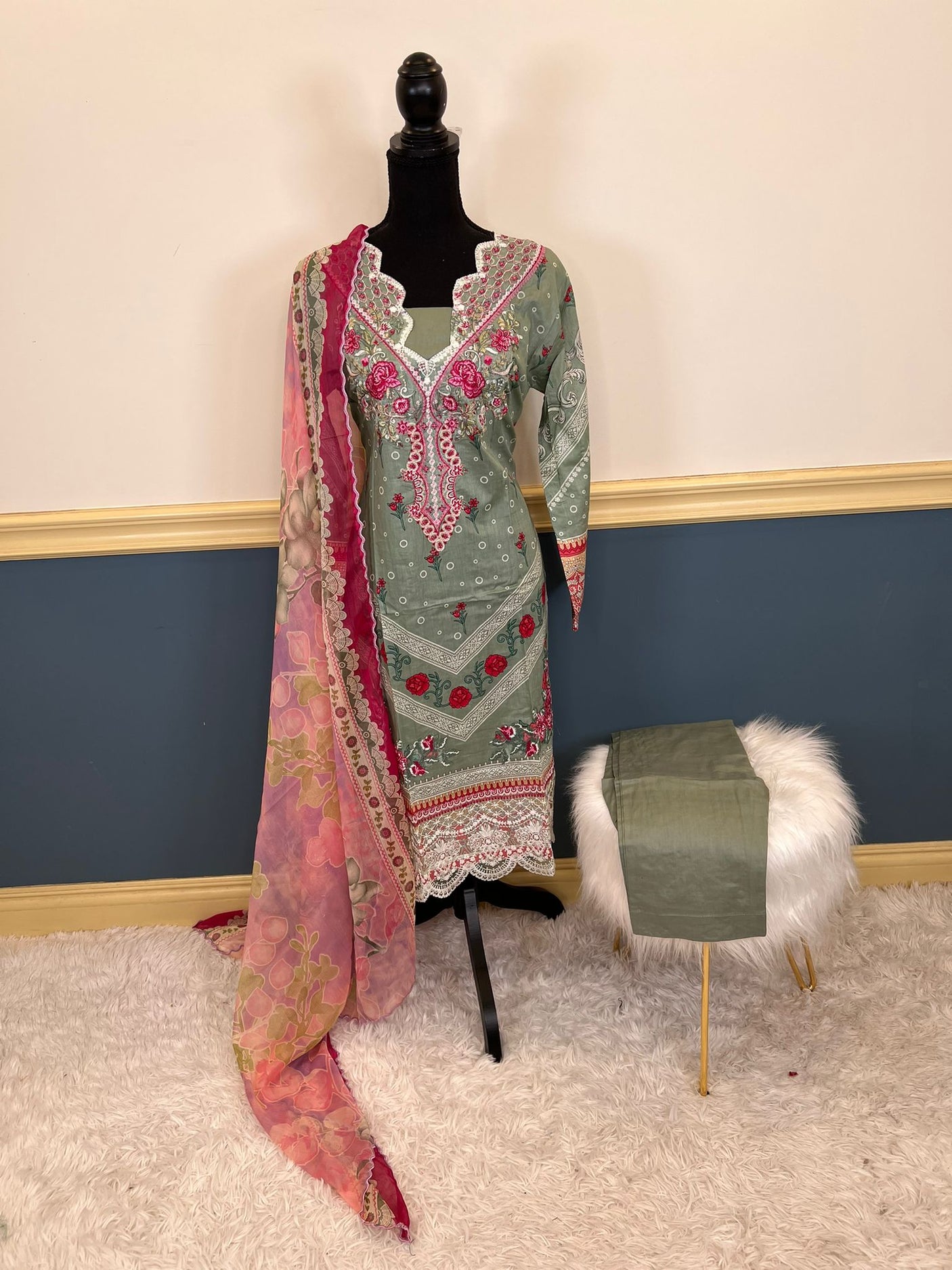 Pakistani Stitched Embroidered lawn Salwar kameez ready to ship
