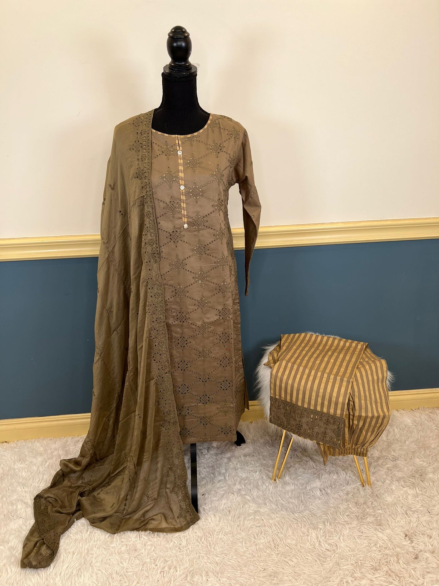 Pakistani Stitched Embroidered lawn Salwar kameez ready to ship