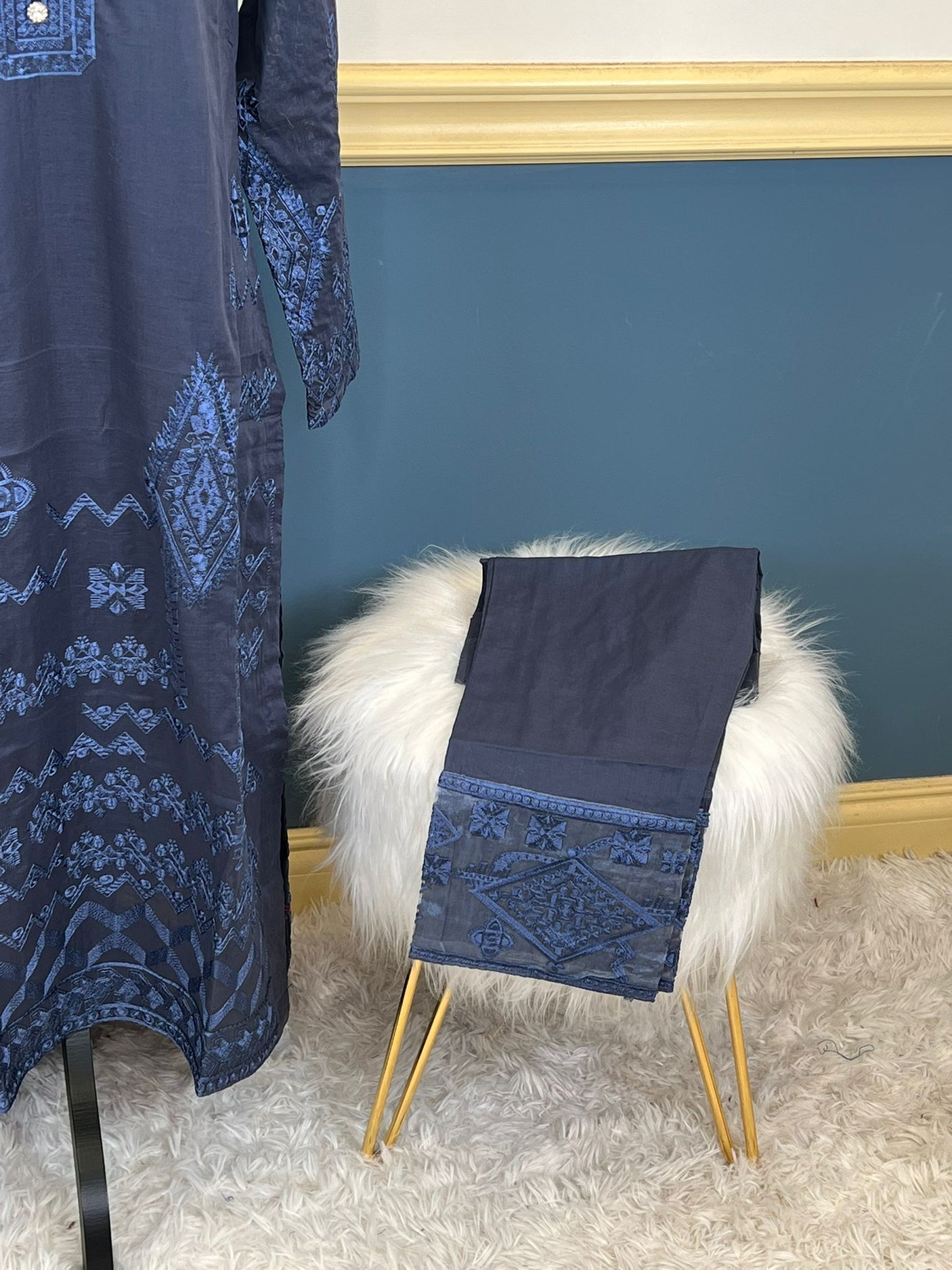 Pakistani Stitched Embroidered lawn Salwar kameez ready to ship