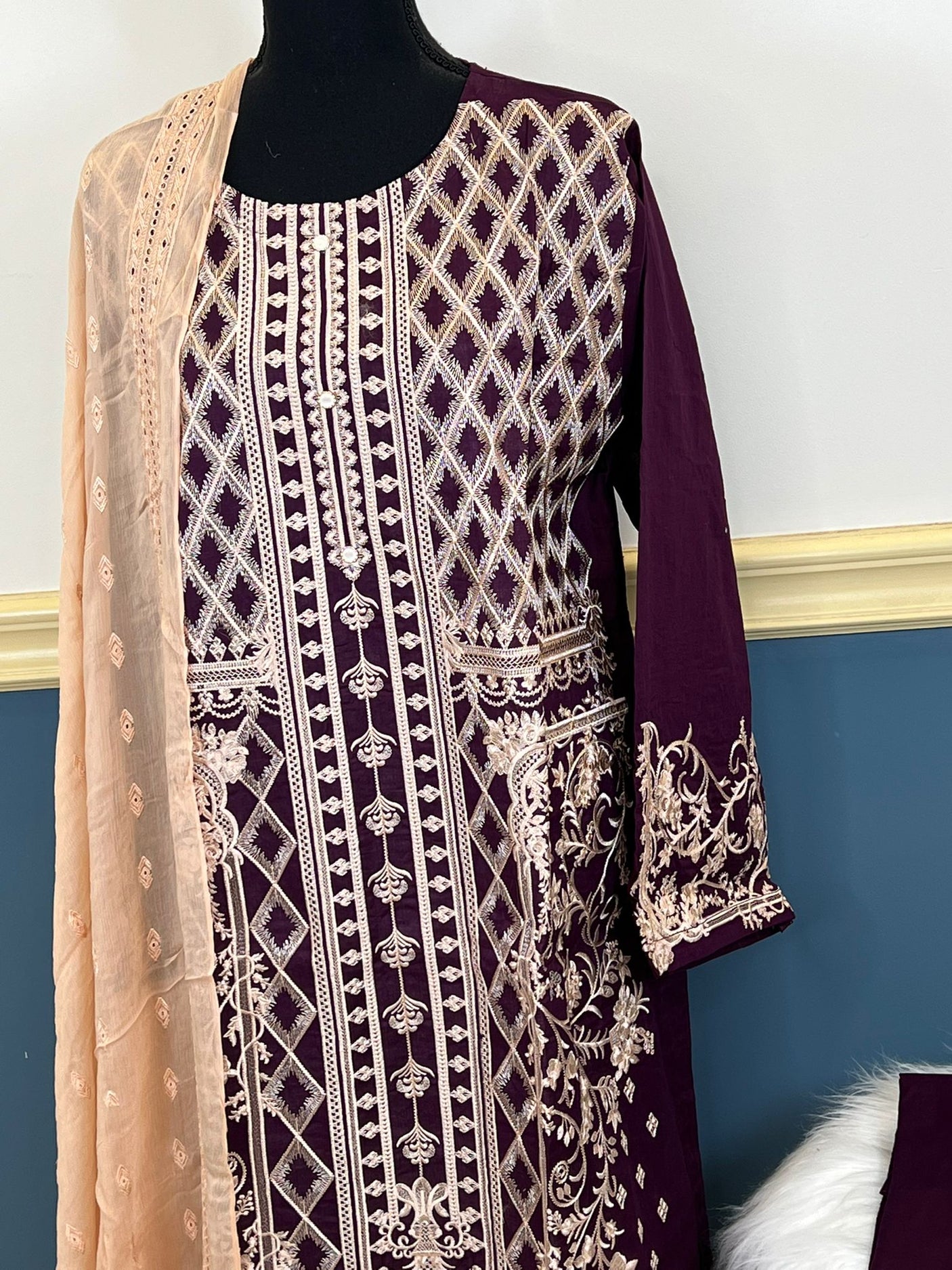 Pakistani Stitched Embroidered lawn Salwar kameez ready to ship