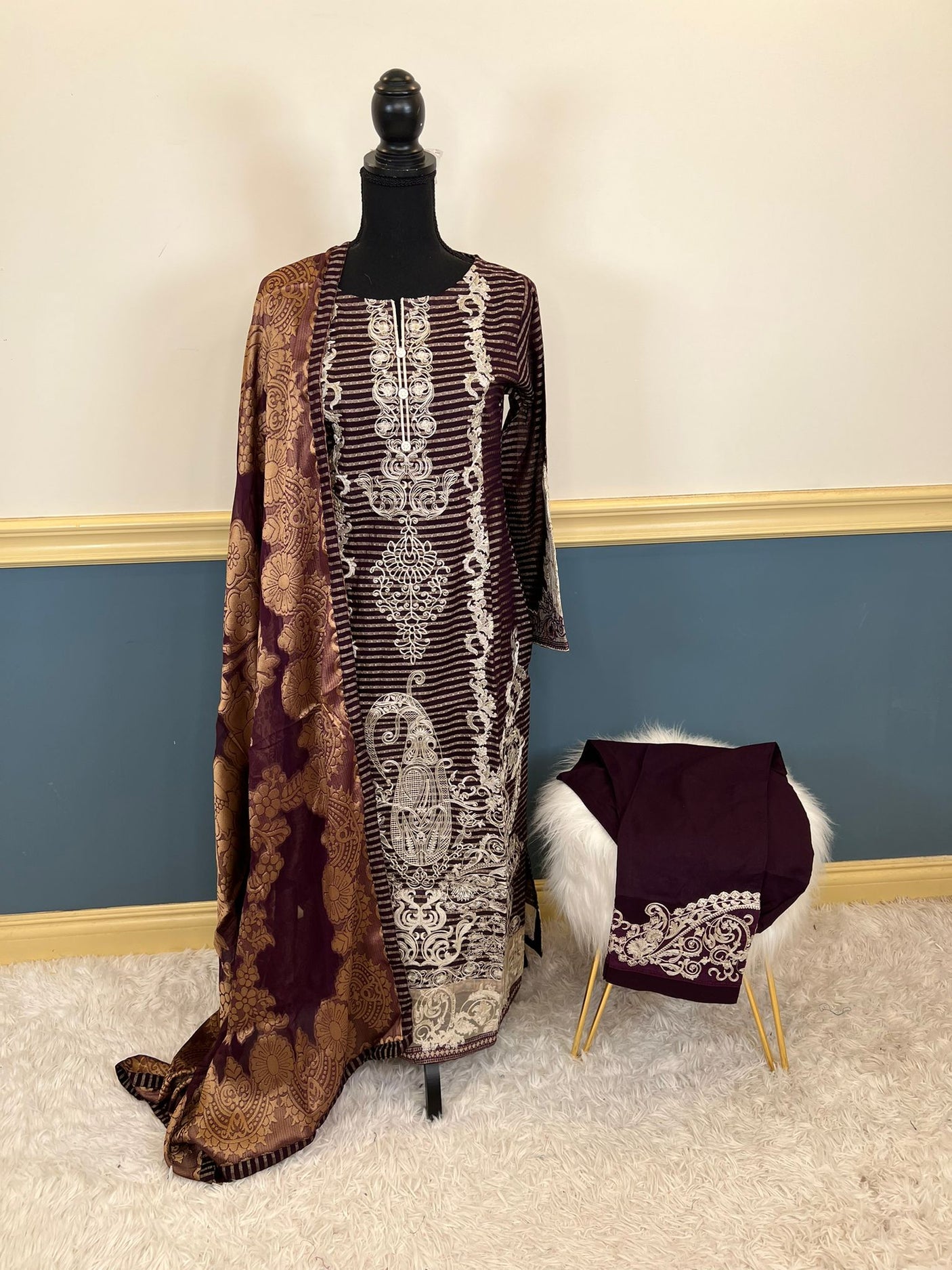 Pakistani Stitched Embroidered lawn Salwar kameez ready to ship