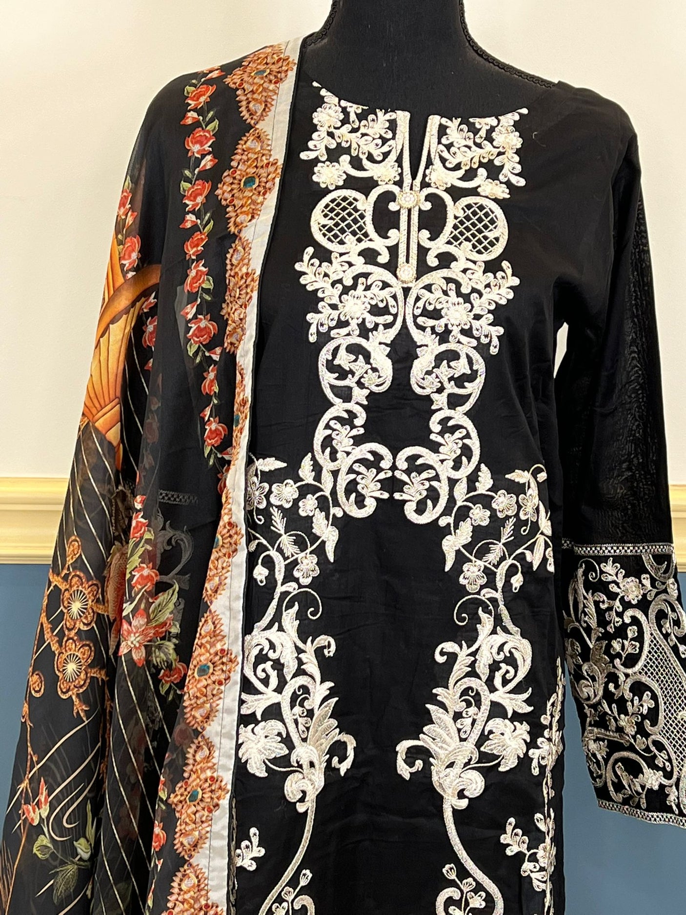 Pakistani Stitched Embroidered lawn Salwar kameez ready to ship