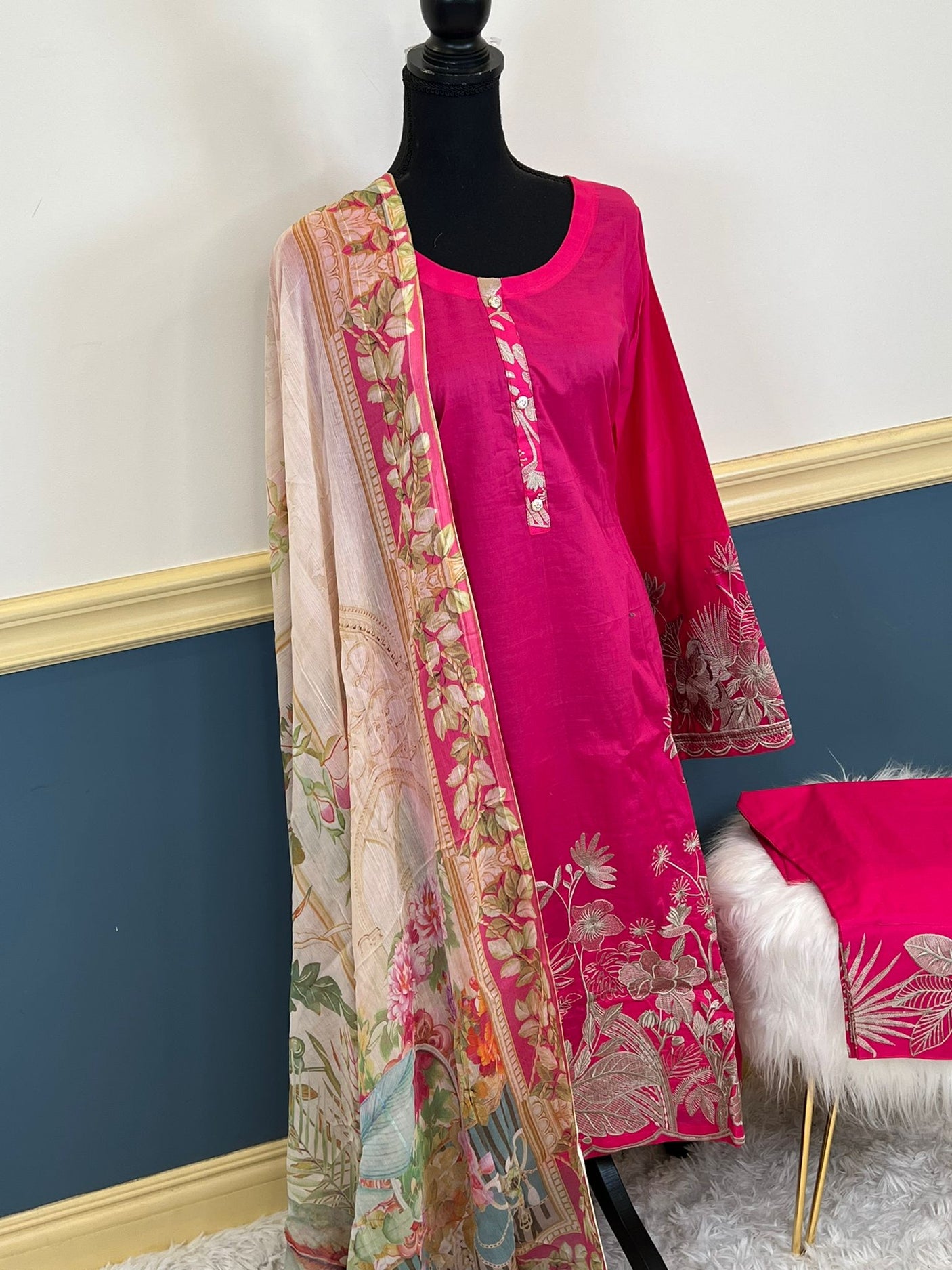 Pakistani Stitched Embroidered lawn Salwar kameez ready to ship