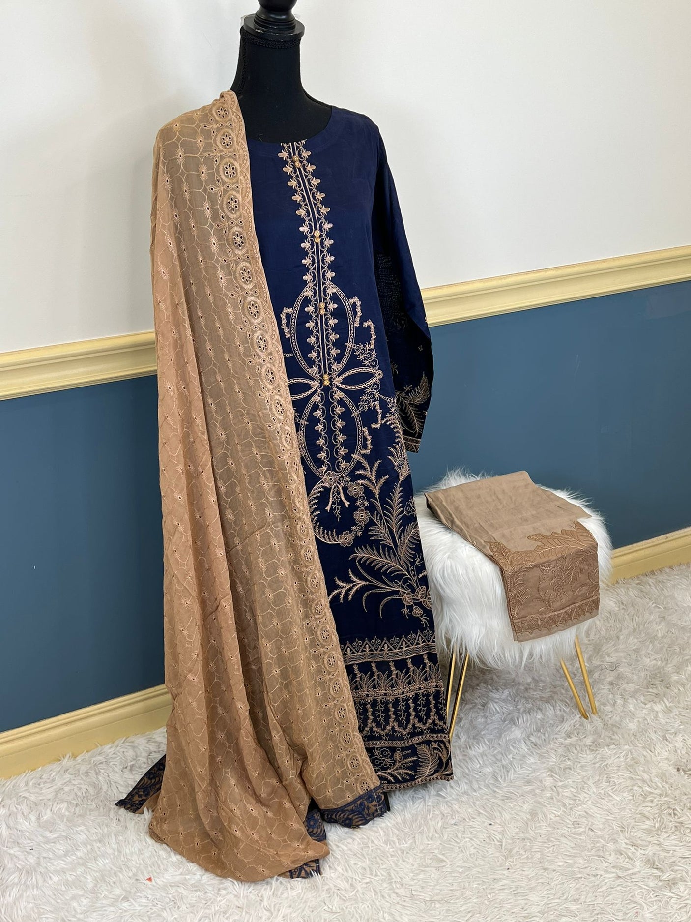 Pakistani Stitched Embroidered lawn Salwar kameez ready to ship