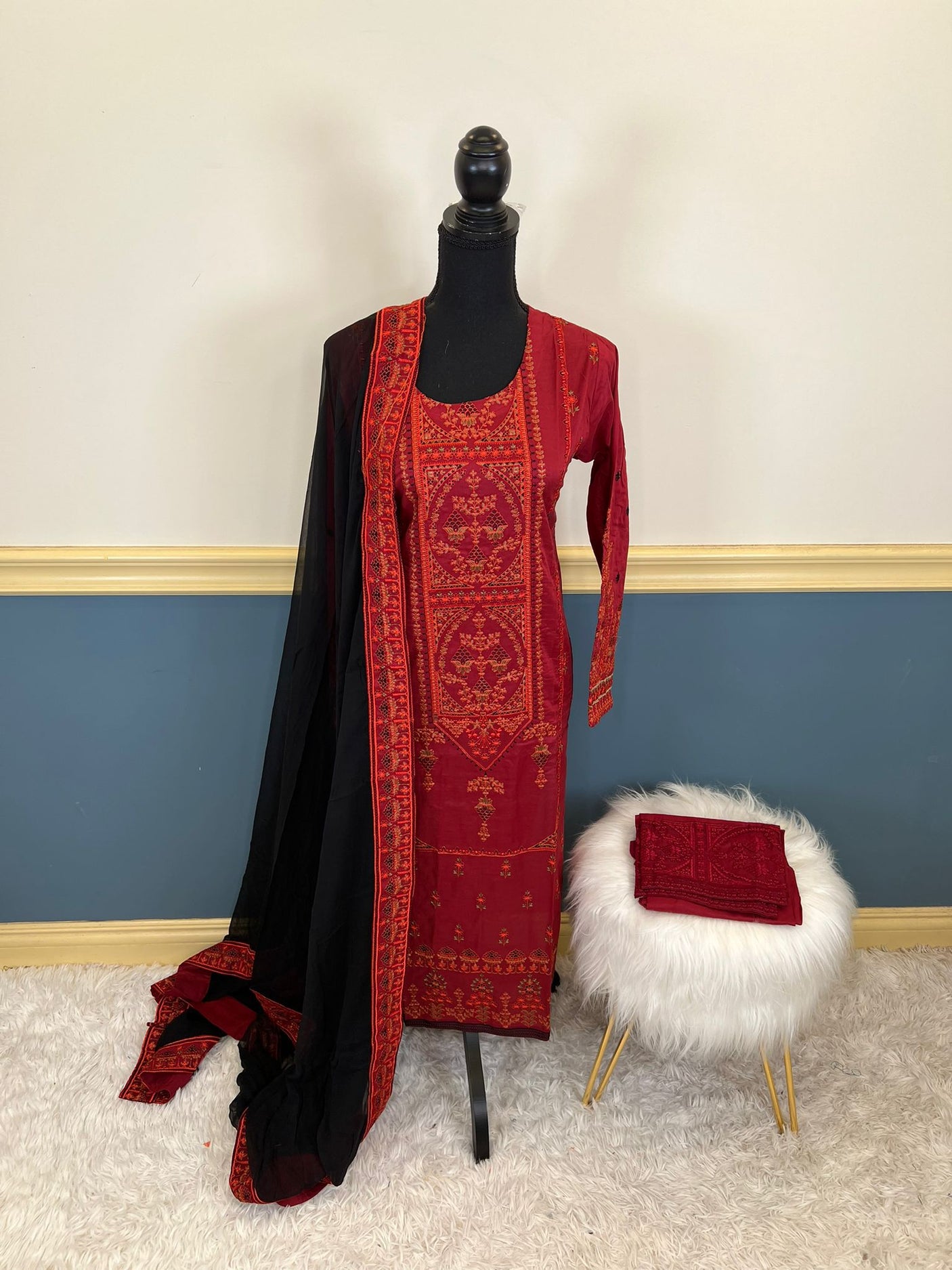 Pakistani Stitched Embroidered lawn Salwar kameez ready to ship