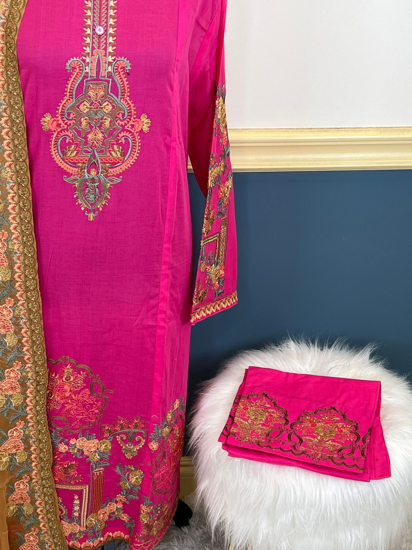 Pakistani Stitched Luxury Embroidered lawn Salwar kameez ready to ship