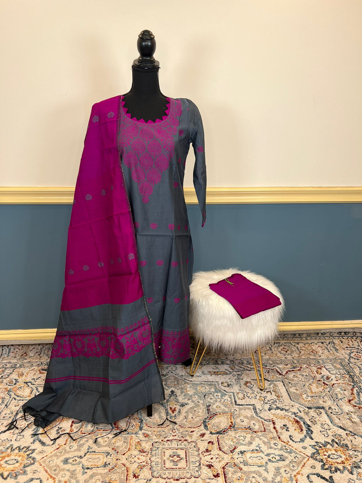 Bangladeshi Taant Jamdani Salwer Kamiz