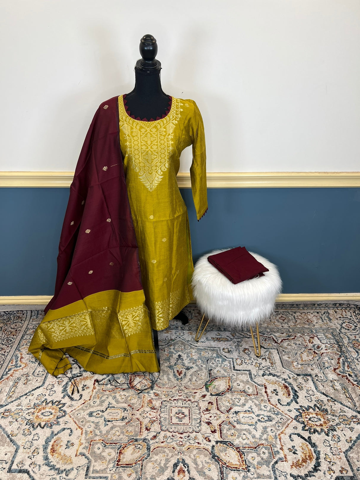 Bangladeshi Taant Jamdani Salwer Kamiz