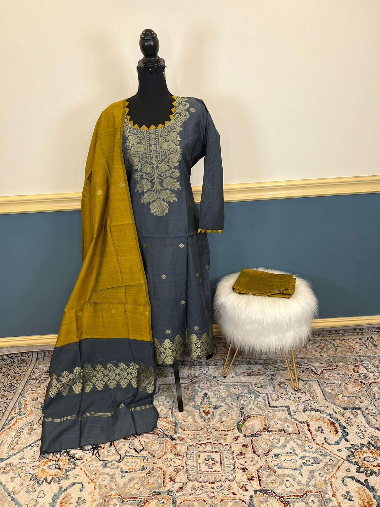 Bangladeshi Taant Jamdani Salwer Kamiz