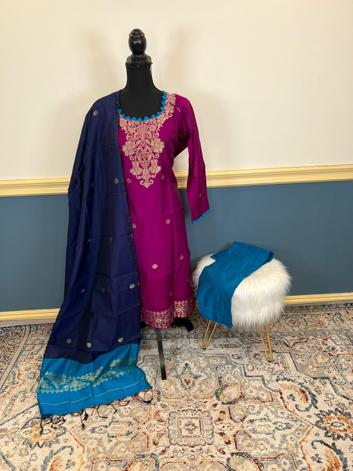 Bangladeshi Taant Jamdani Salwer Kamiz