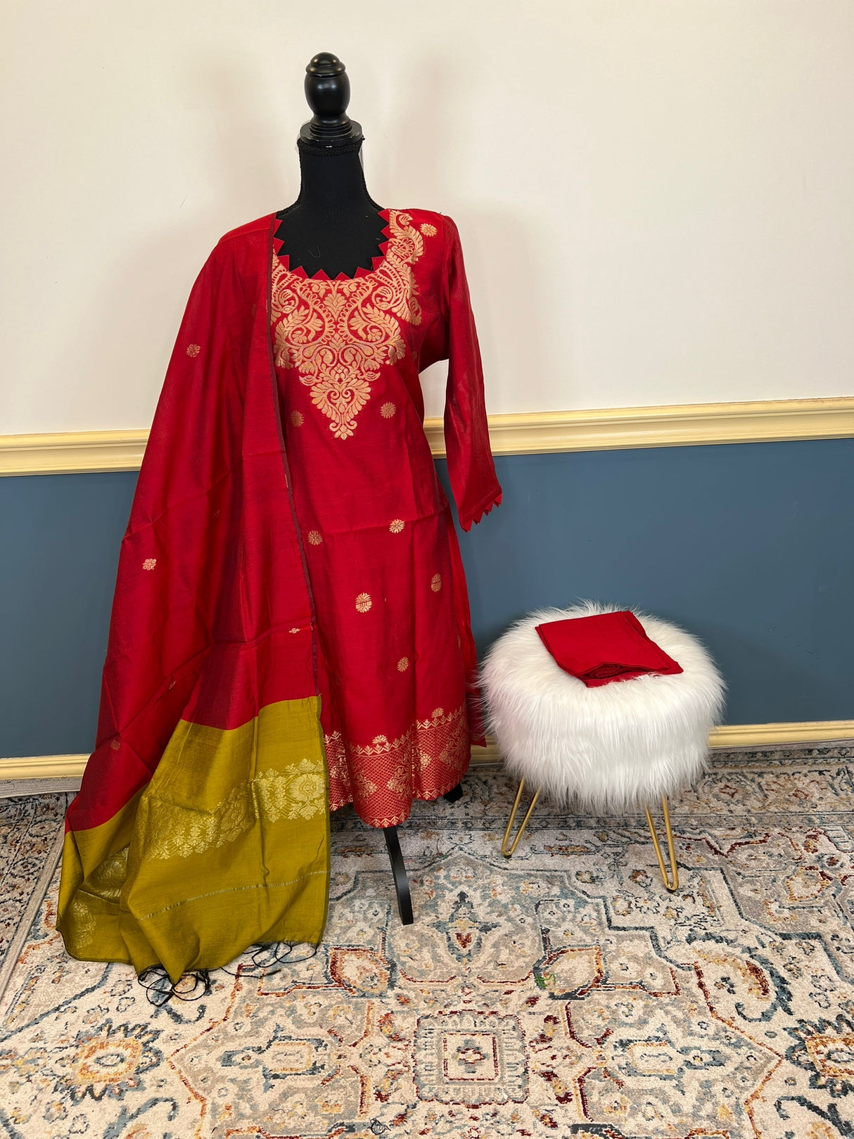 Bangladeshi Taant Jamdani Salwer Kamiz