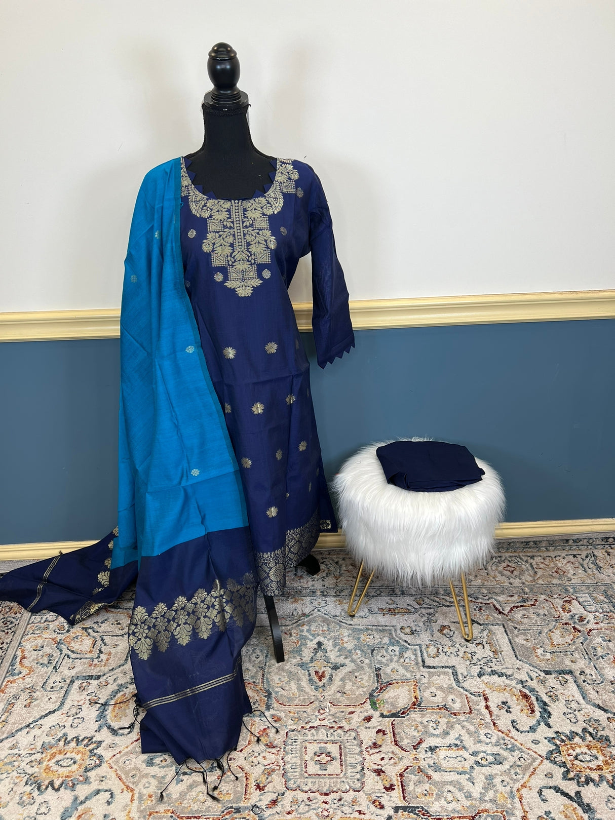 Bangladeshi Taant Jamdani Salwer Kamiz