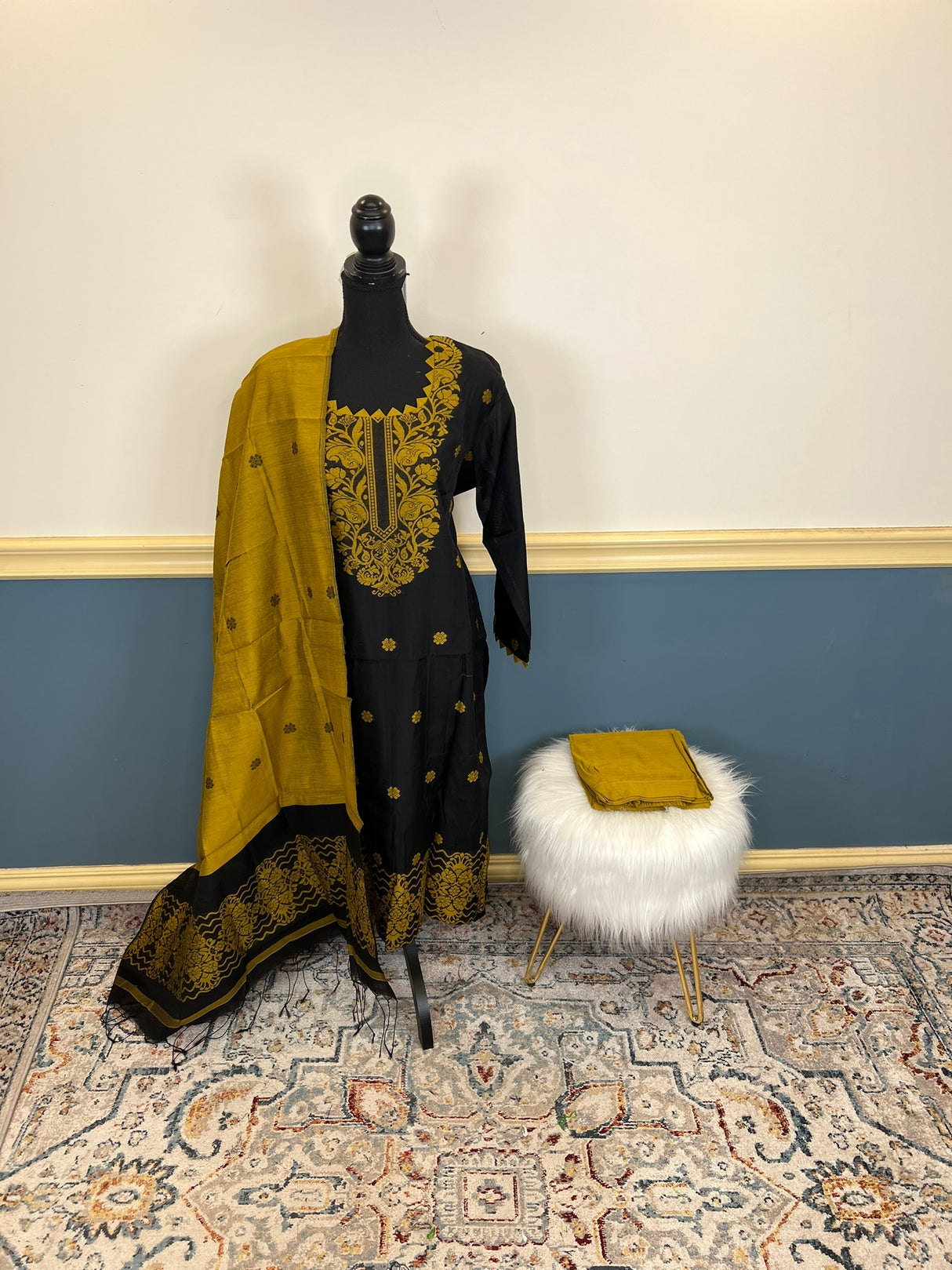 Bangladeshi Taant Jamdani Salwer Kamiz