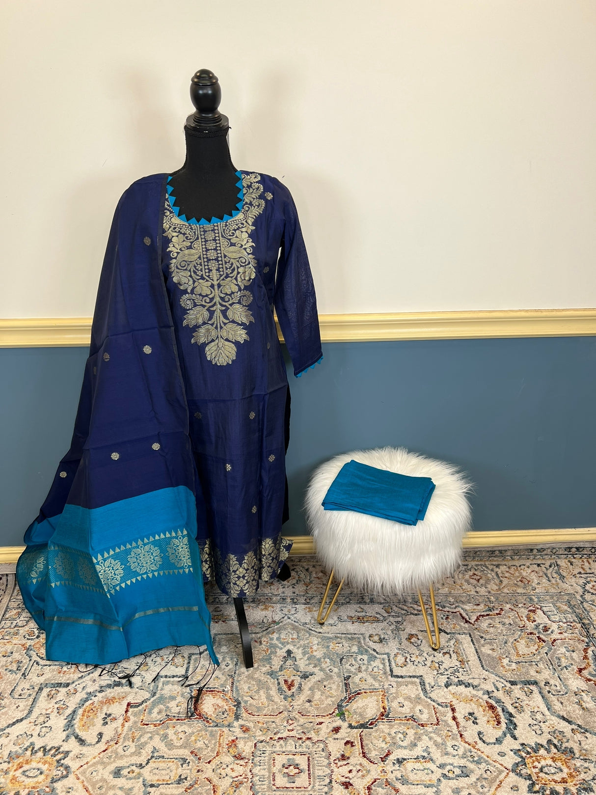 Bangladeshi Taant Jamdani Salwer Kamiz