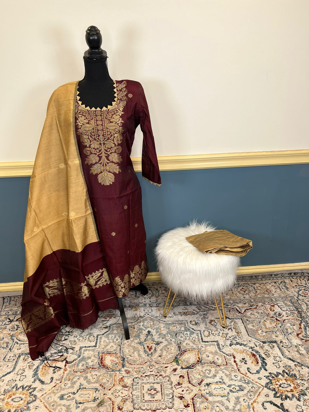 Bangladeshi Taant Jamdani Salwer Kamiz