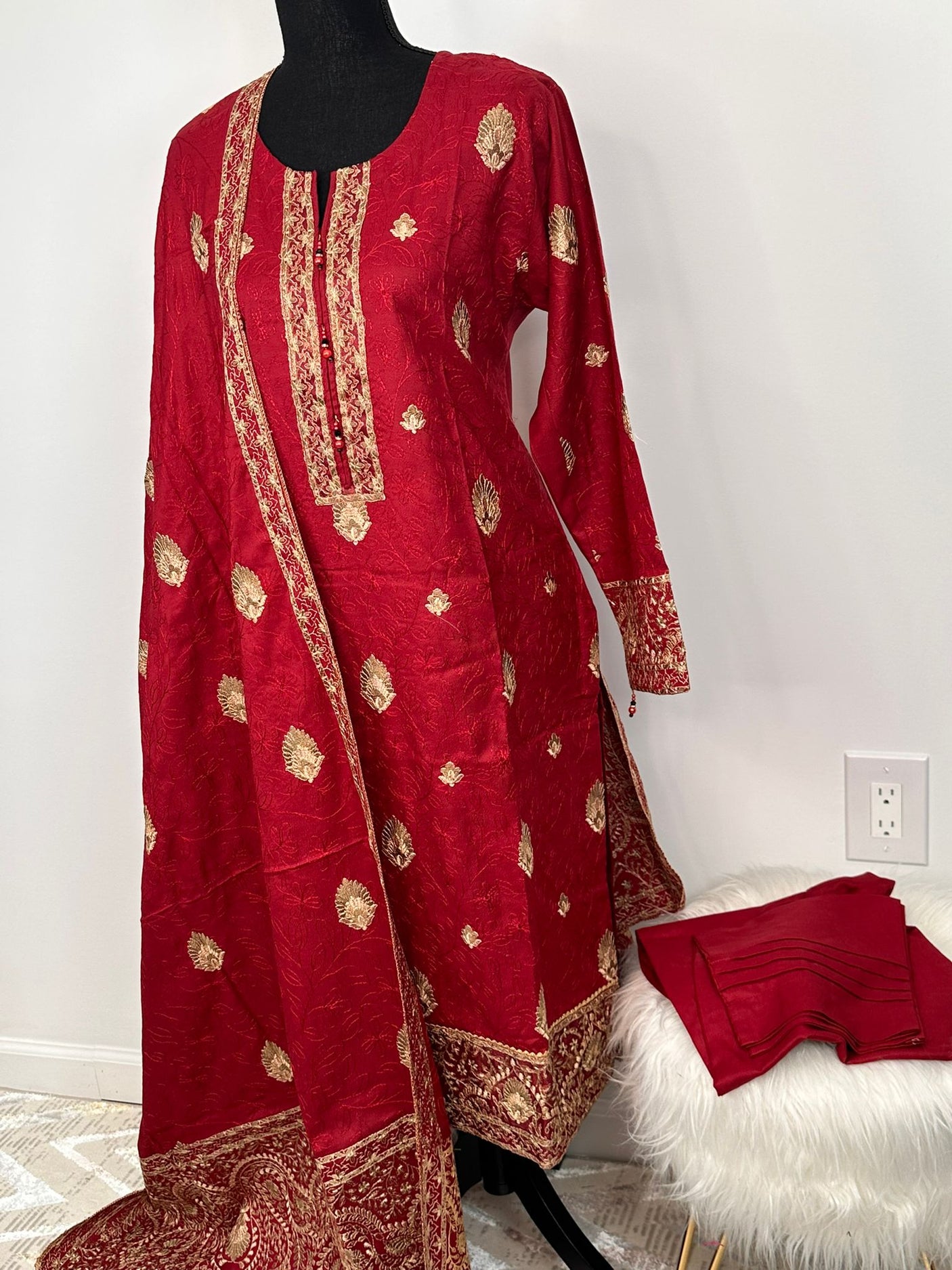 Pakistani Embroidered Luxury Lawn Ready To Ship