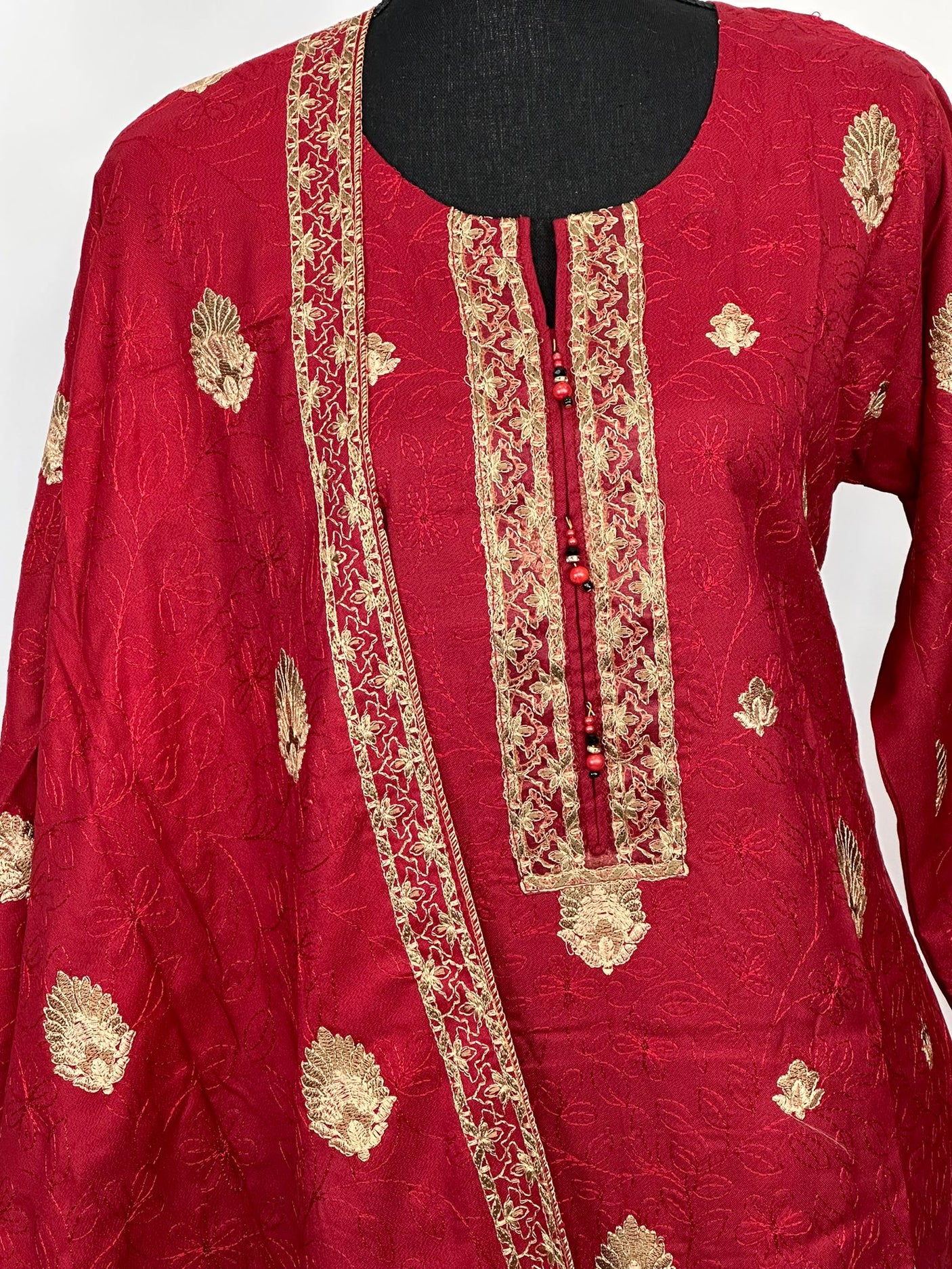 Pakistani Embroidered Luxury Lawn Ready To Ship