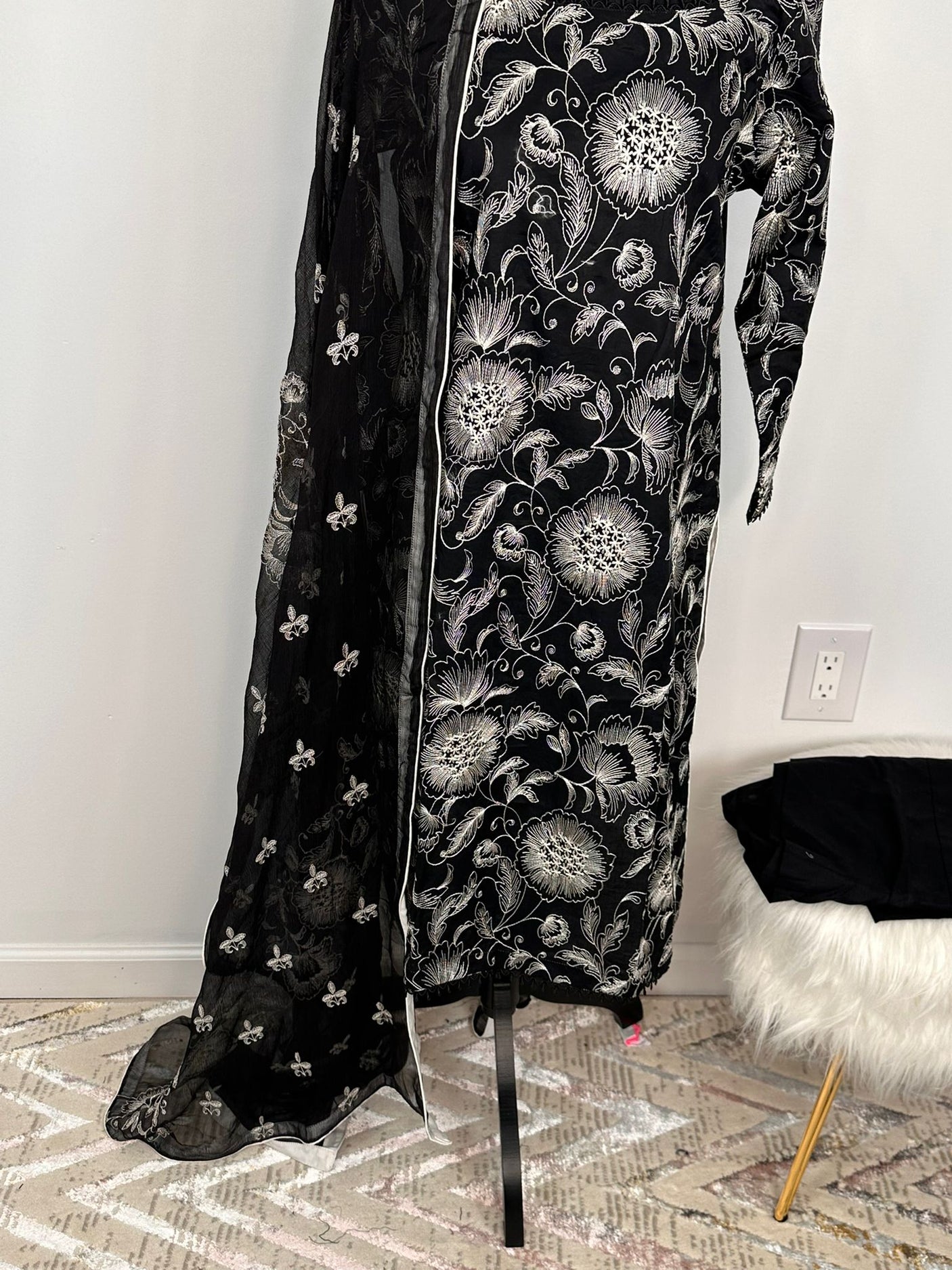 Pakistani Embroidered Luxury Lawn Ready To Ship