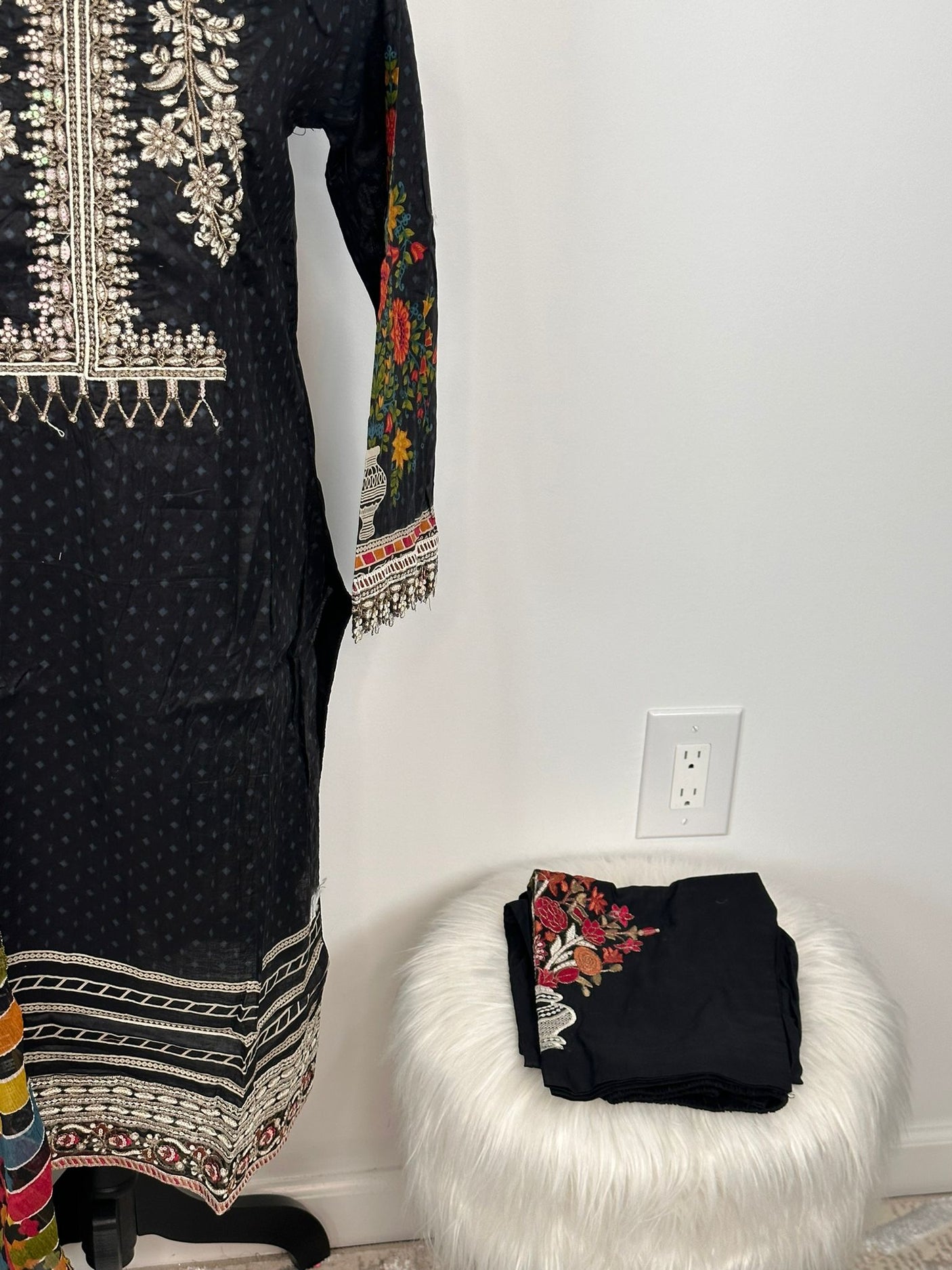 Pakistani Embroidered Lawn with chiffon dupatta ready to ship