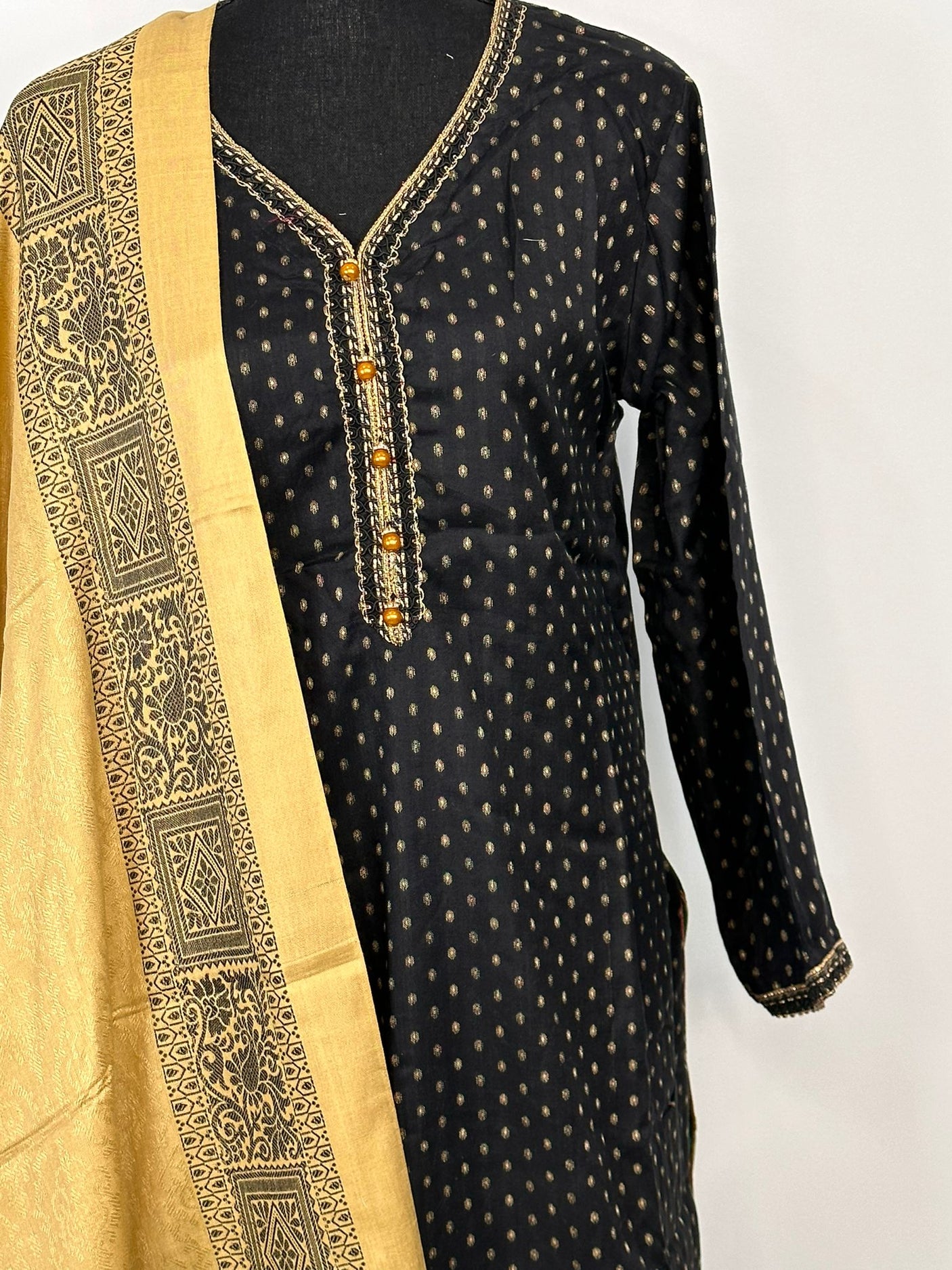 Pakistani Khaddi Lilen Salwar Kameez ready to ship
