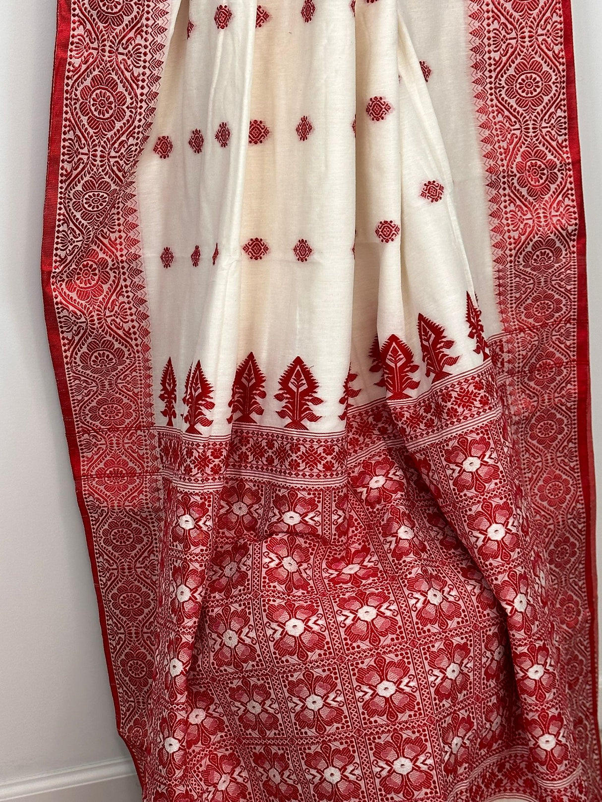 Handloom Baluchari saree with running blouse