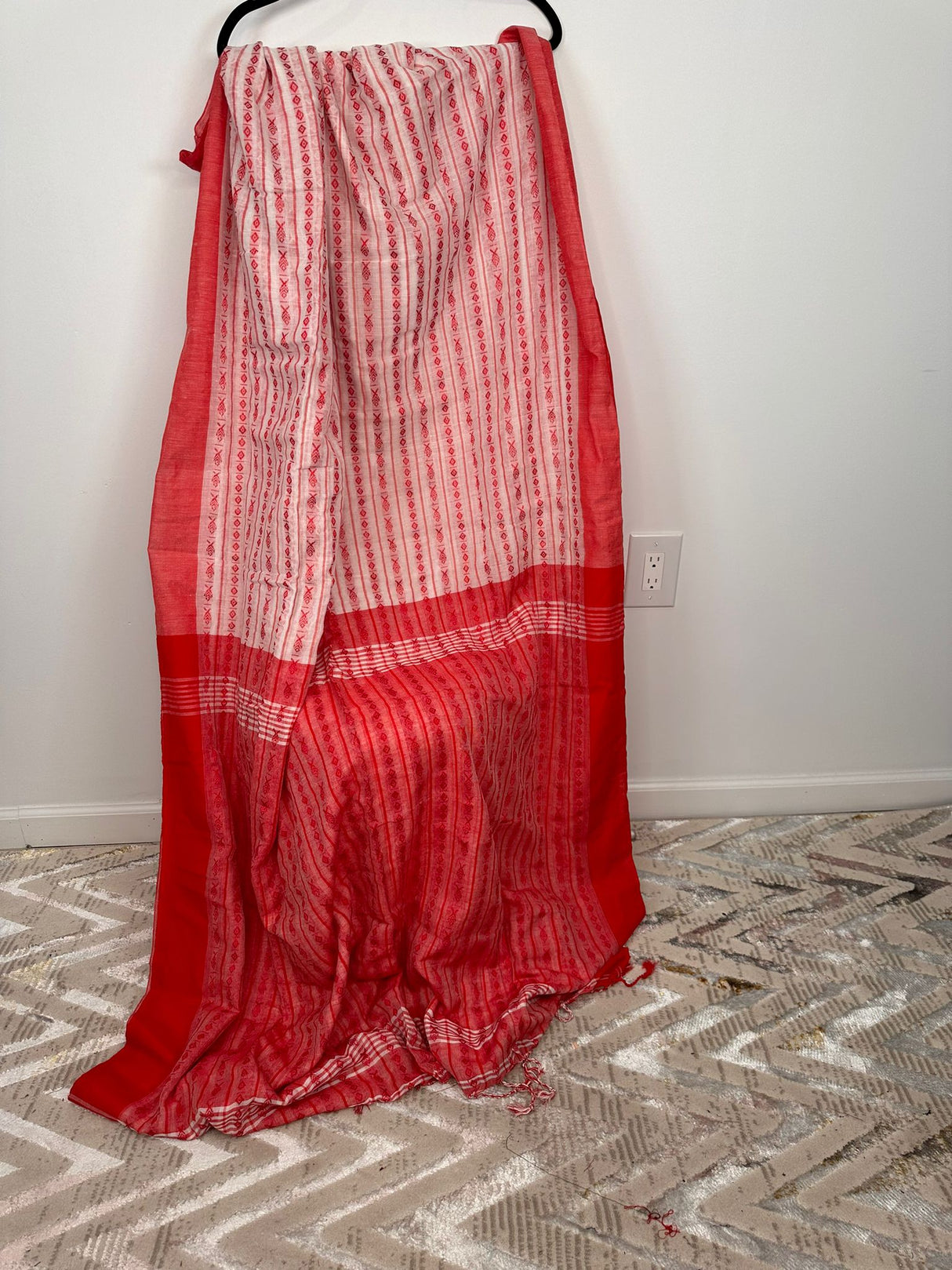 Handloom linen saree with running blouse