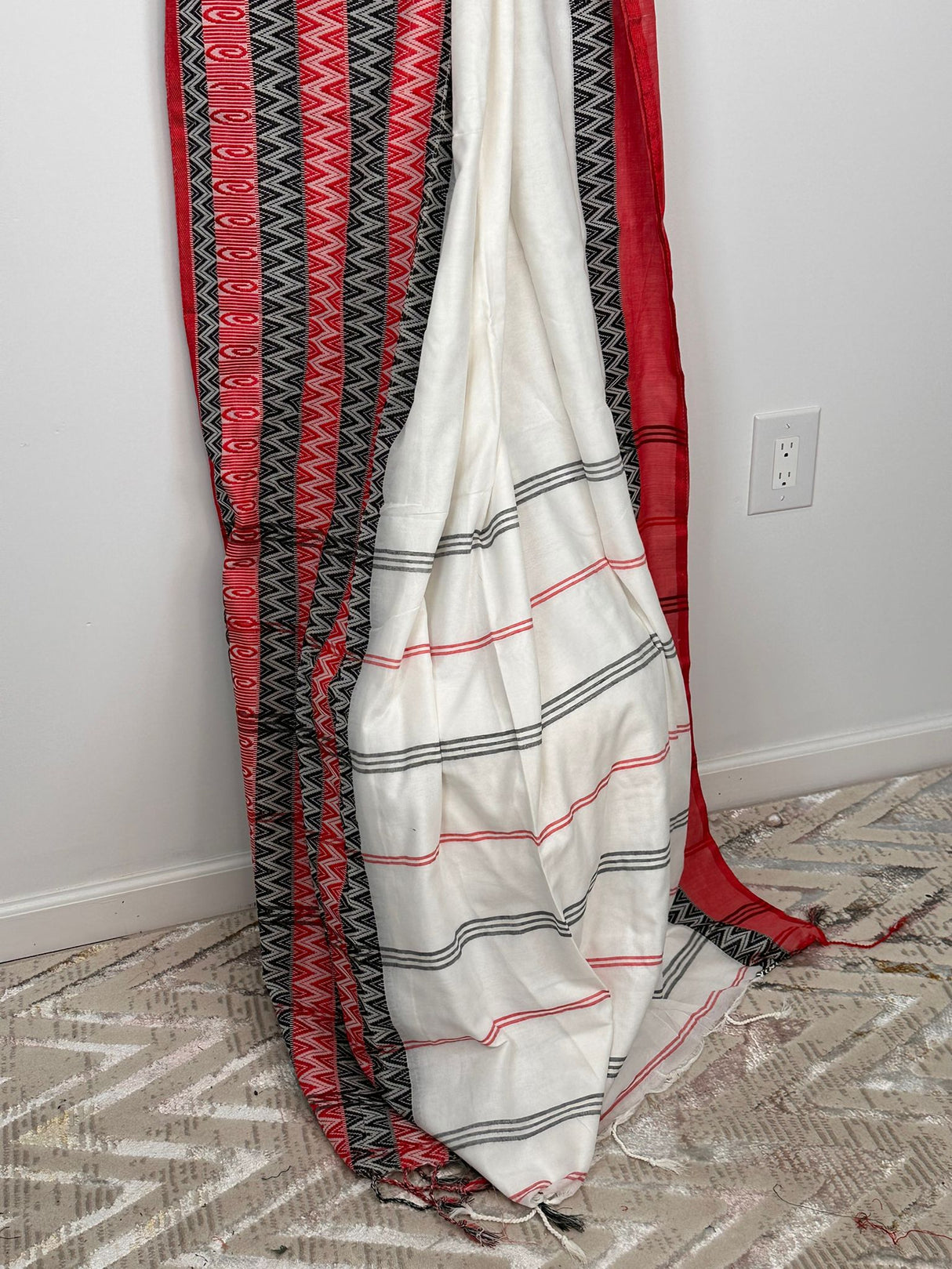 Handloom linen saree with running blouse