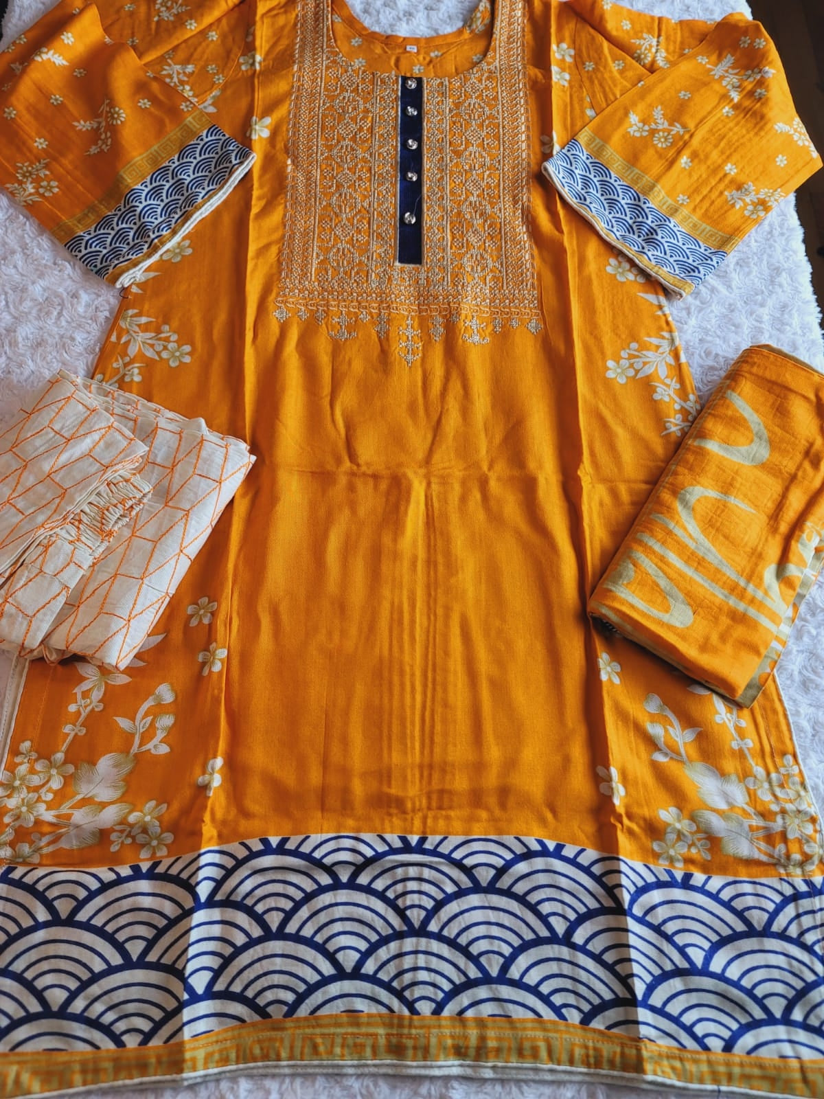 Pakistani linen Embroidered Salwar kameez Ready To Ship