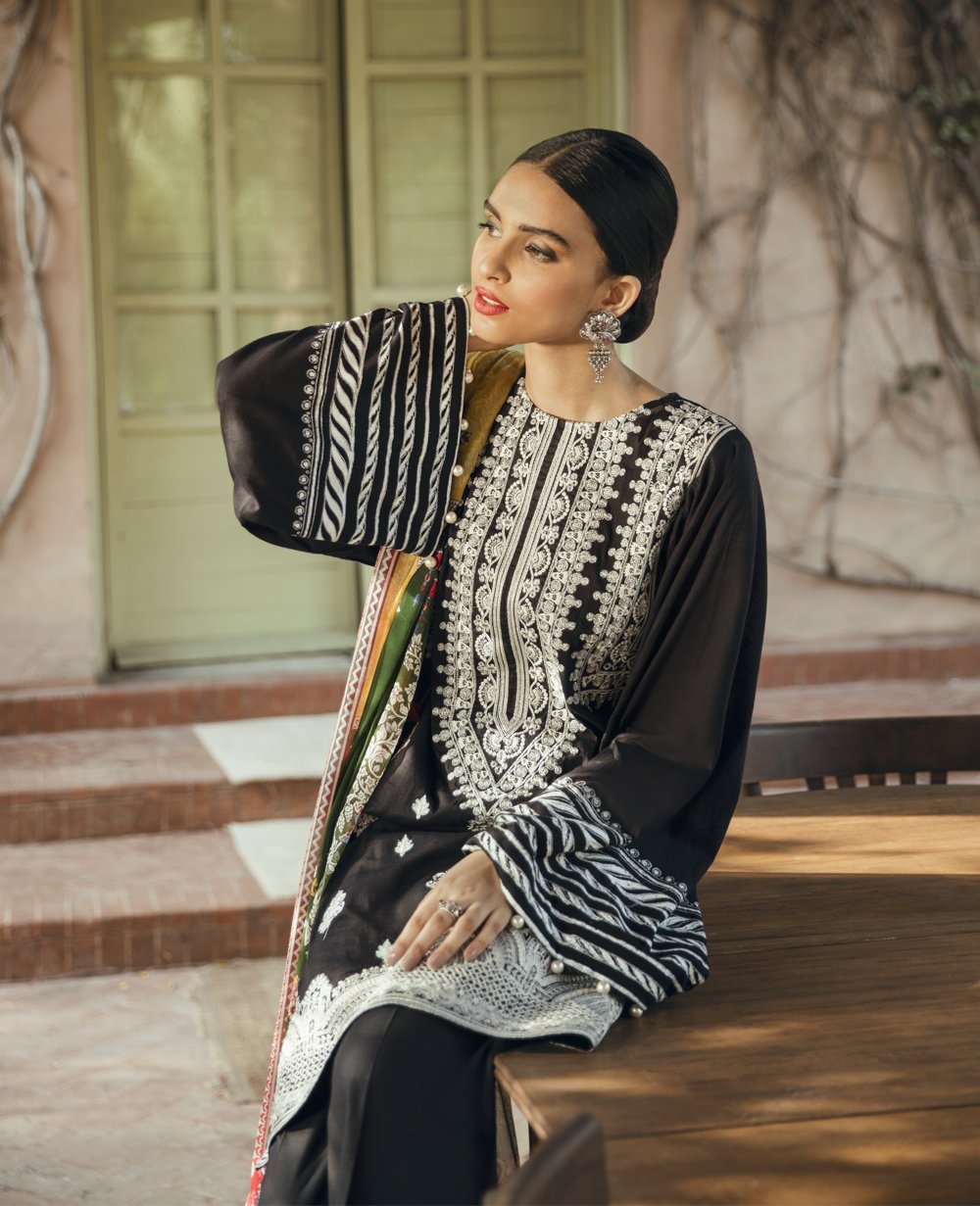 Saira Rizwan ittehad Luxury lawn-100% Original Guarantee