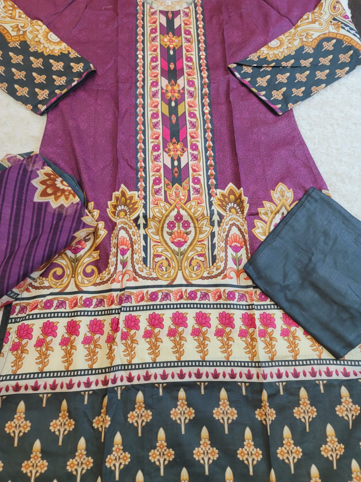 Pakistani lawn Embroidered Salwar kameez with Chiffon Dupatta Ready To Ship