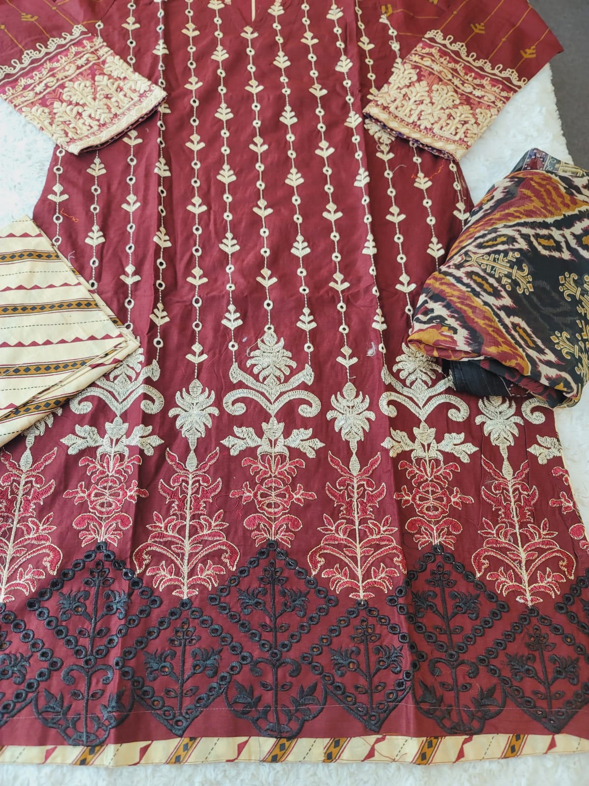 Pakistani stitched lawn Embroidered Salwar kameez ready to ship