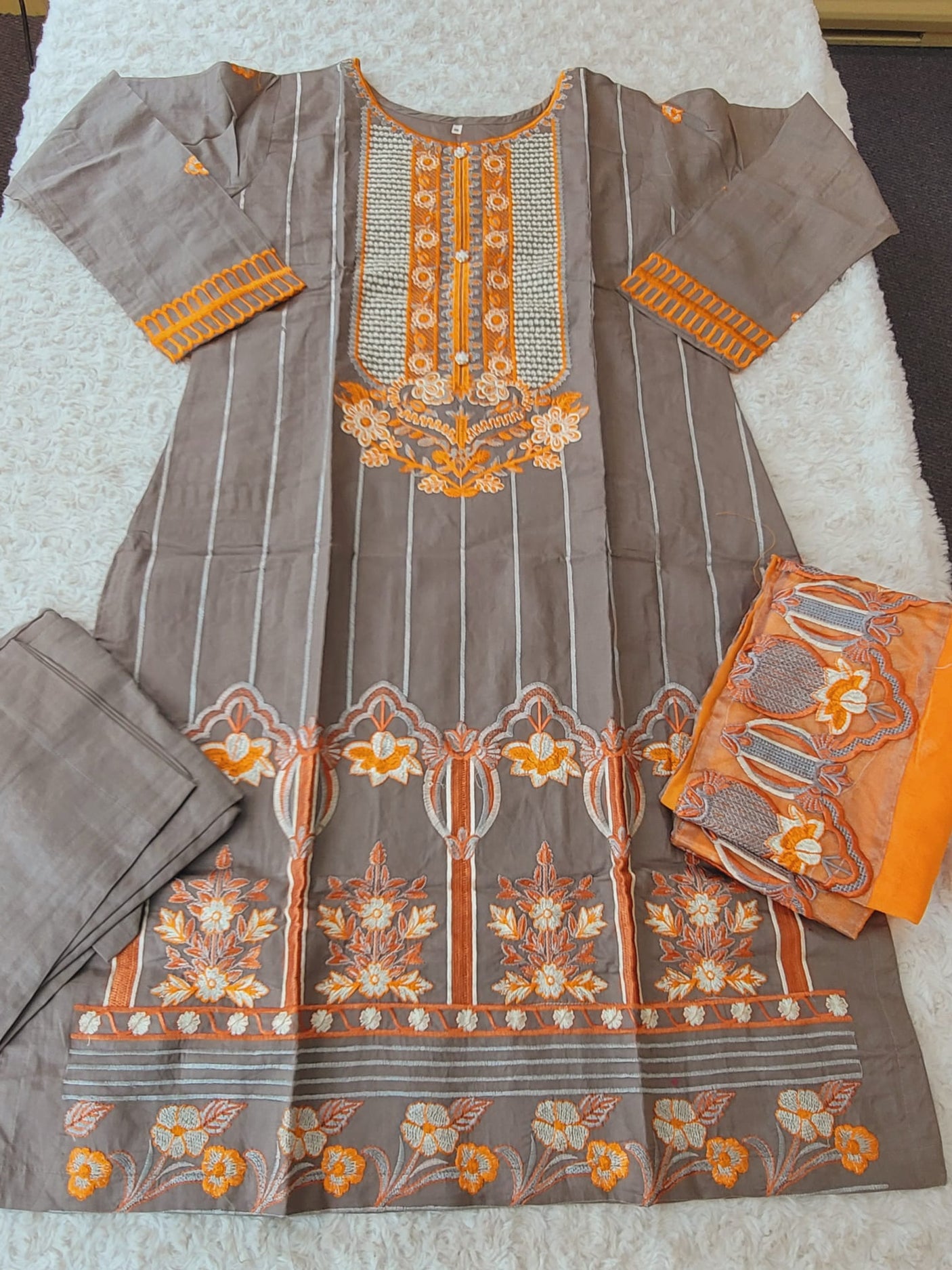 Pakistani stitched lawn Embroidered Salwar kameez ready to ship