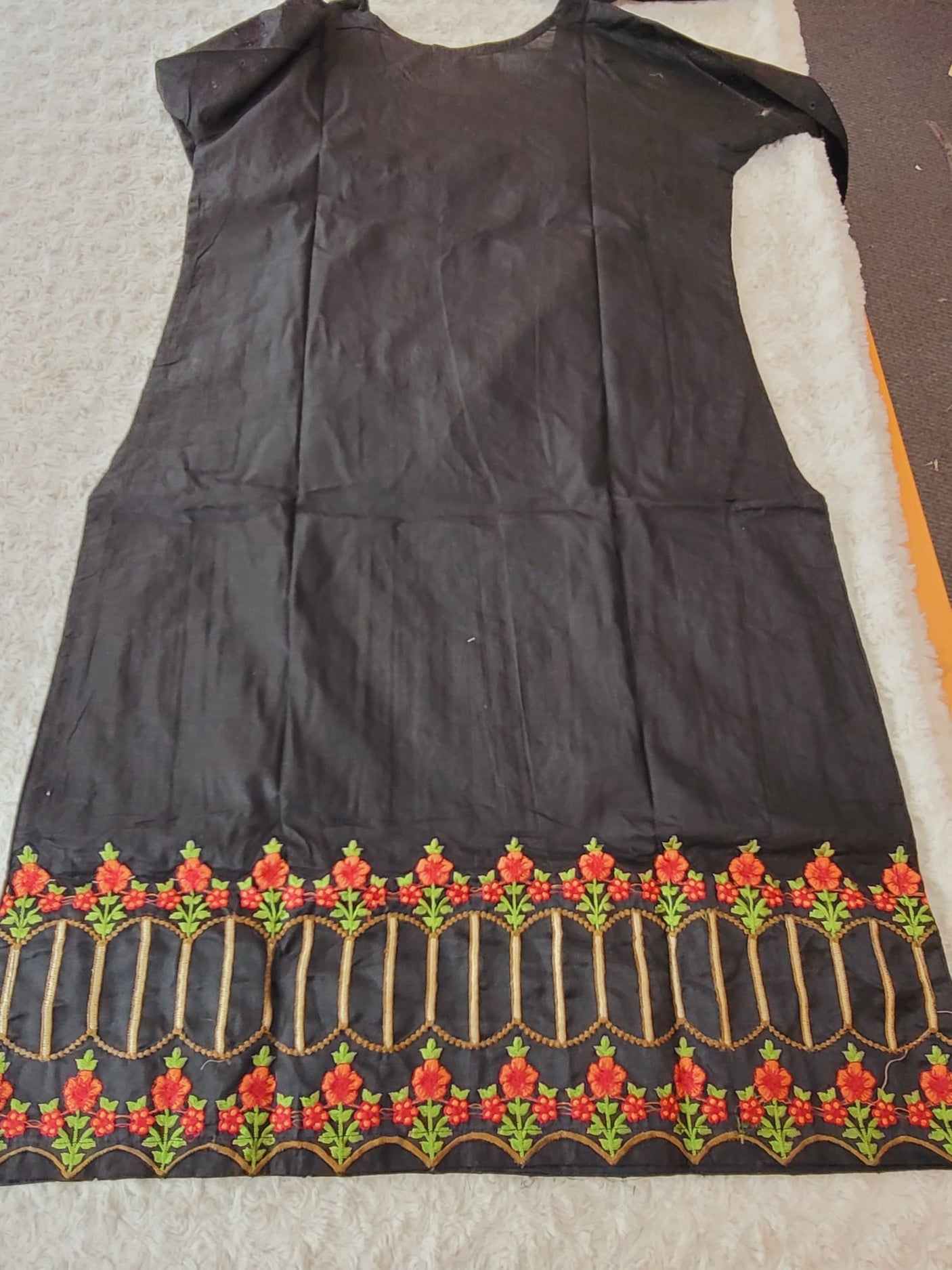 Pakistani stitched lawn Embroidered Salwar kameez ready to ship