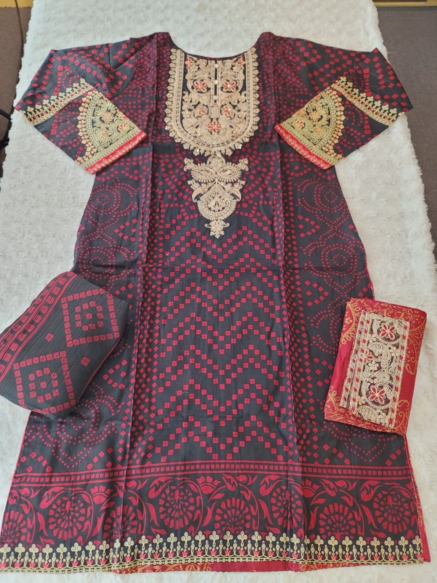 Pakistani stitched lawn Embroidered Salwar kameez ready to ship