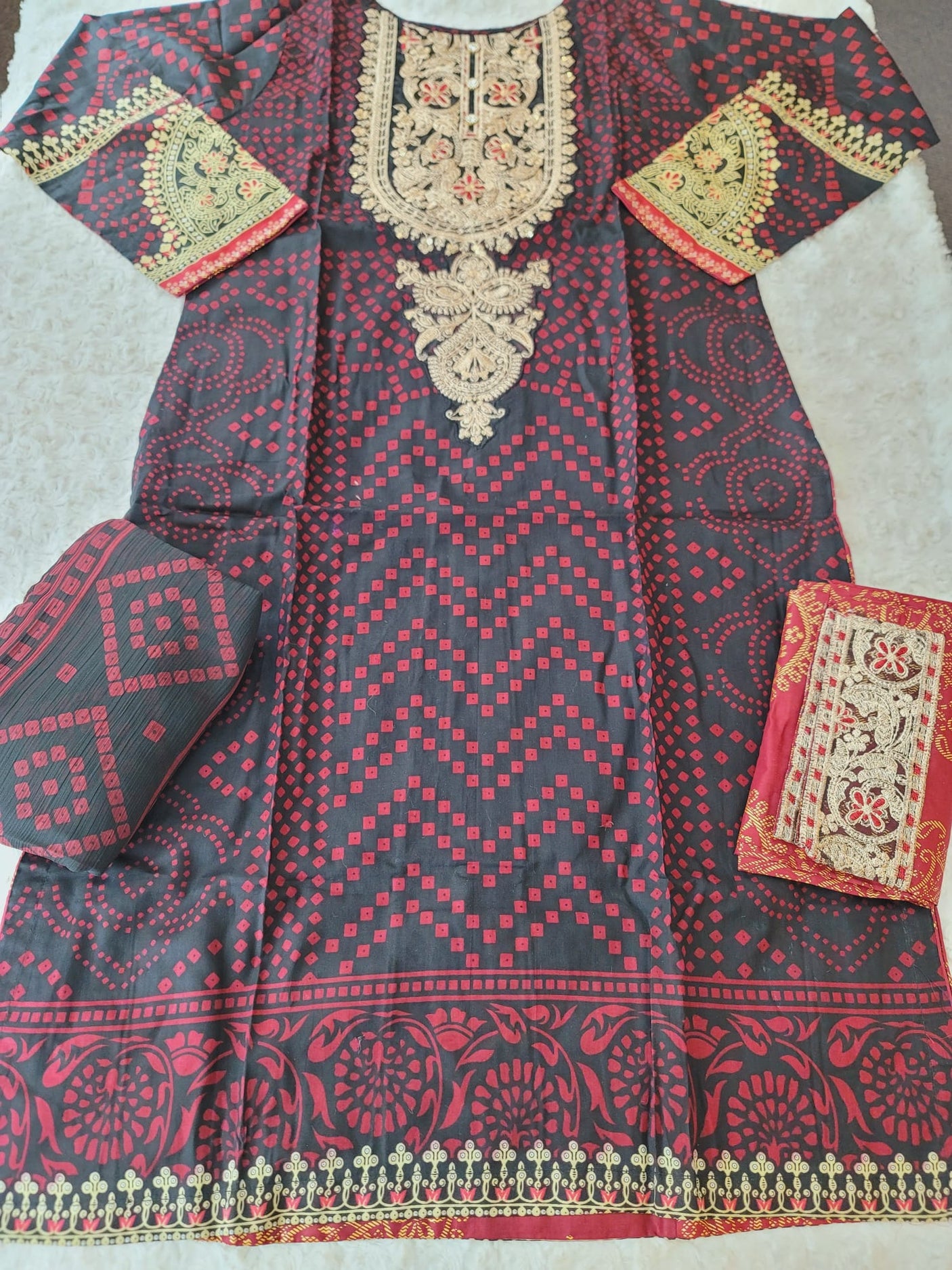 Pakistani stitched lawn Embroidered Salwar kameez ready to ship