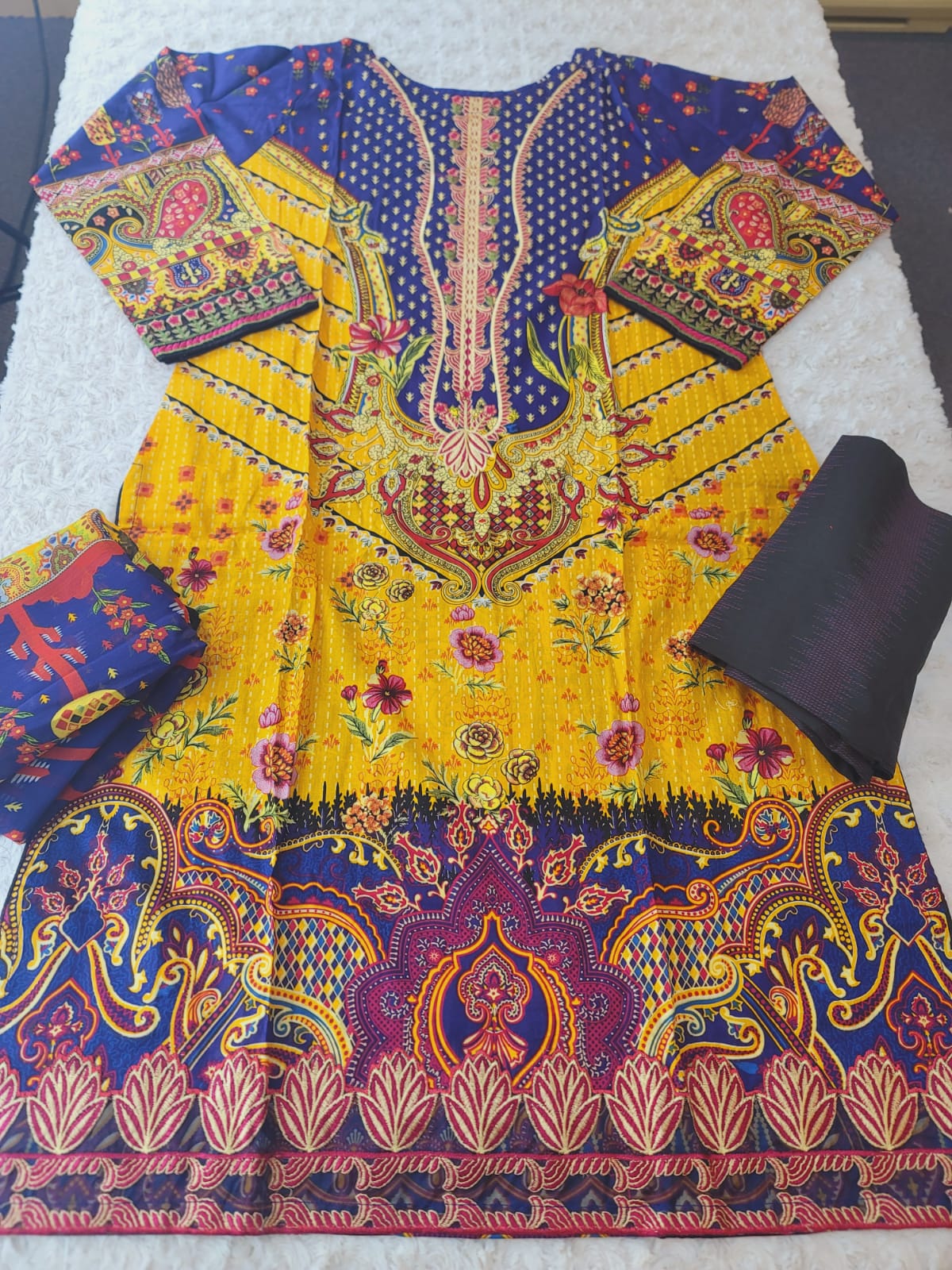 Pakistani Stitched lawn Embroidered Salwar kameez ready to ship