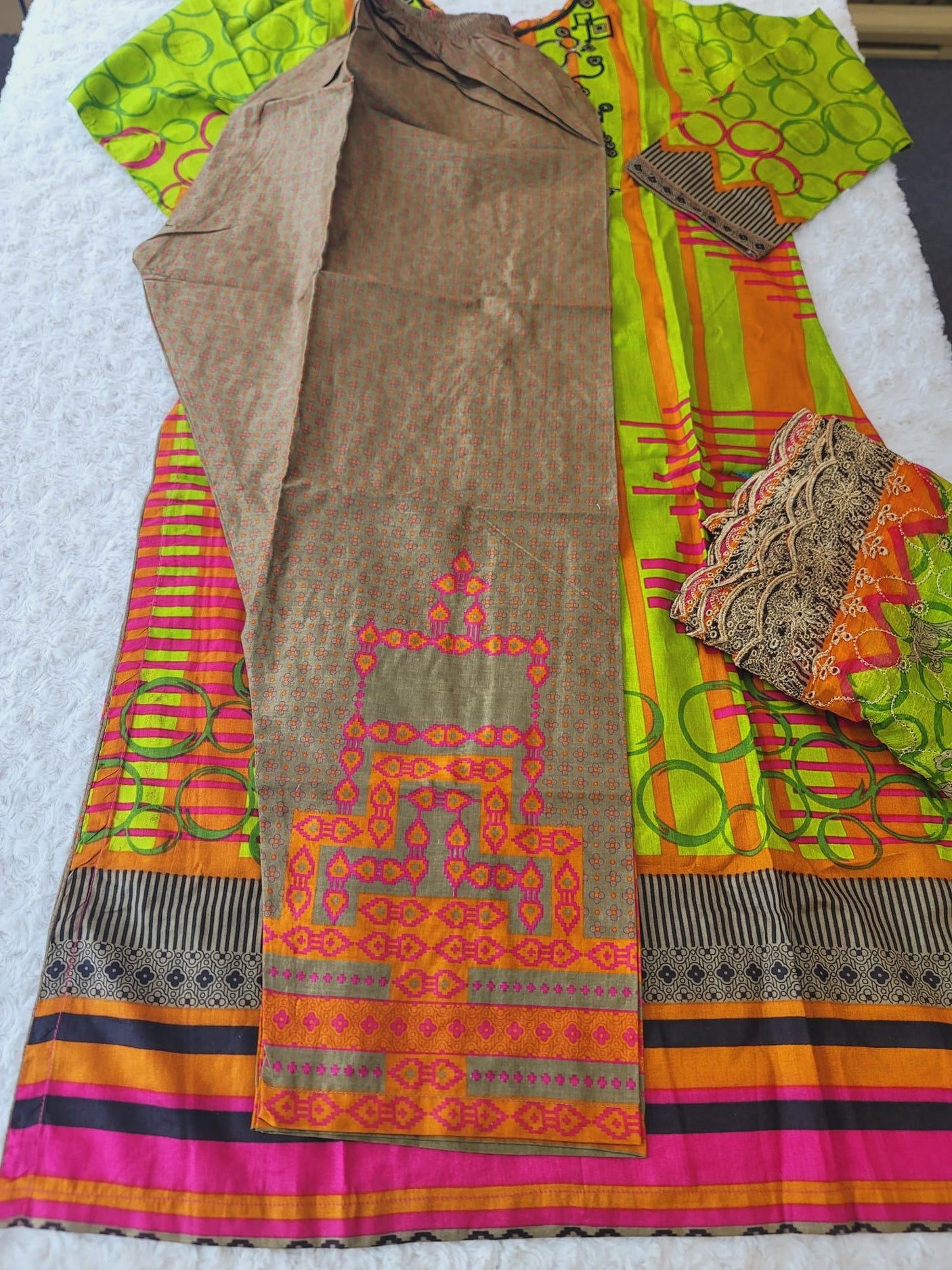 Pakistani Stitched lawn Embroidered Salwar kameez ready to ship