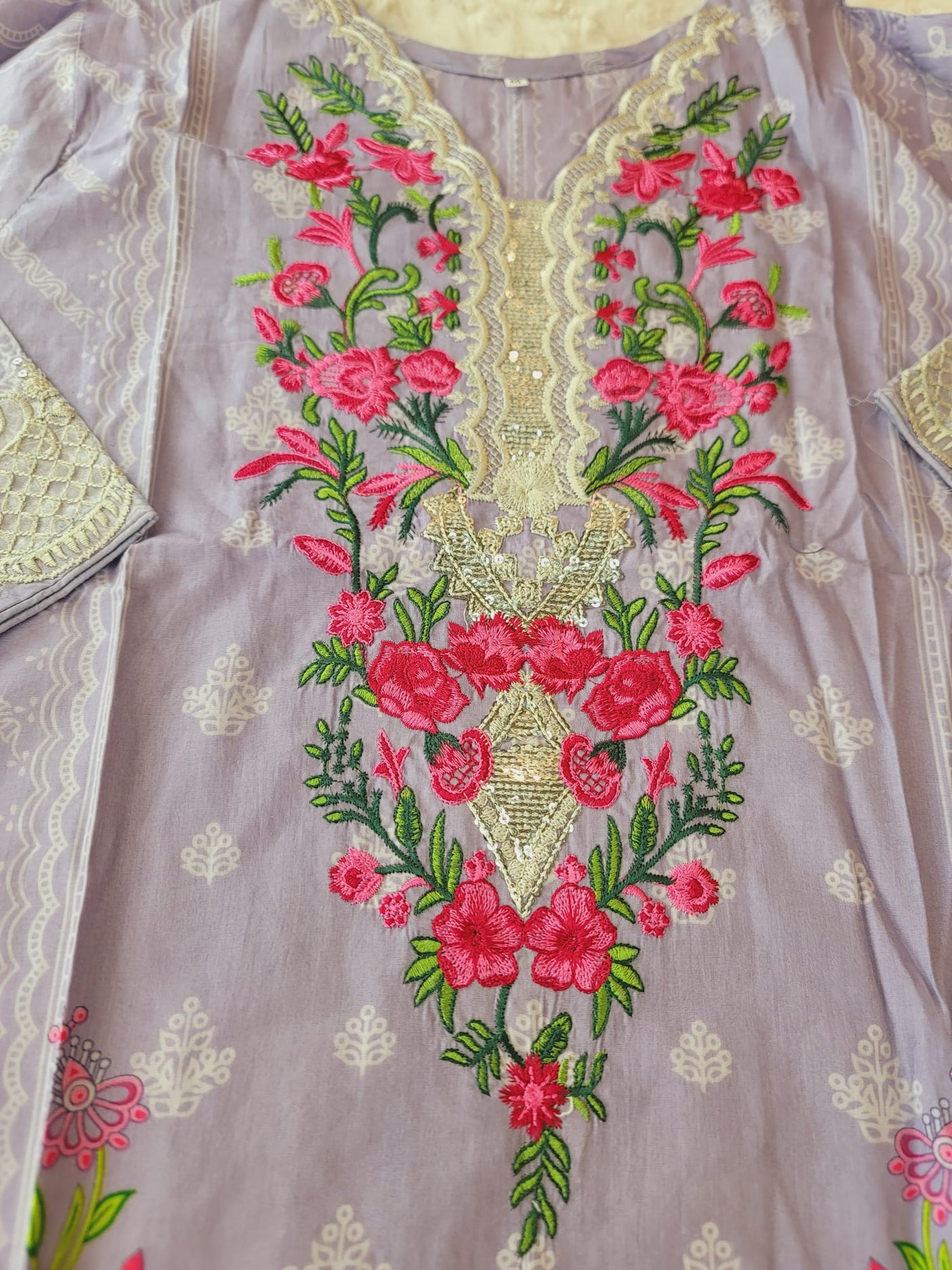 Pakistani Stitched lawn Embroidered Salwar kameez ready to ship