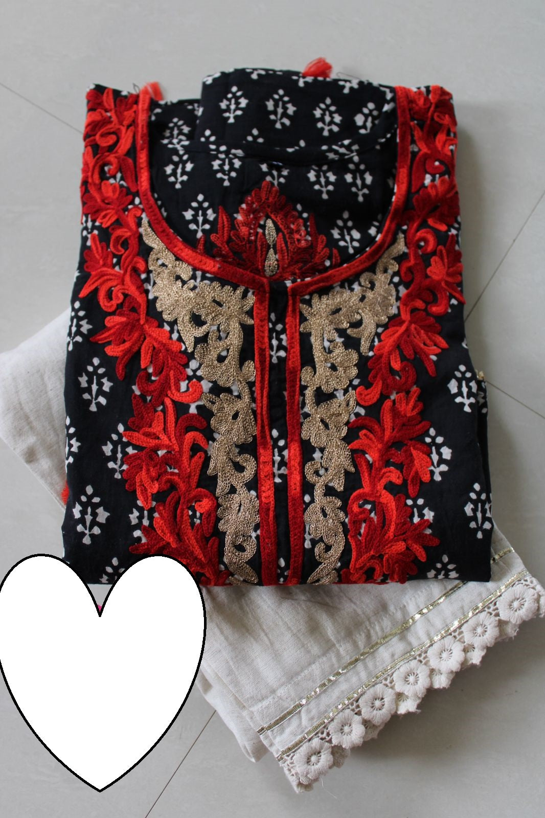 Beautiful cotton printed stitched kaftan with thread embroidery on front n back Paired with cotton stitched pant with crochet lace