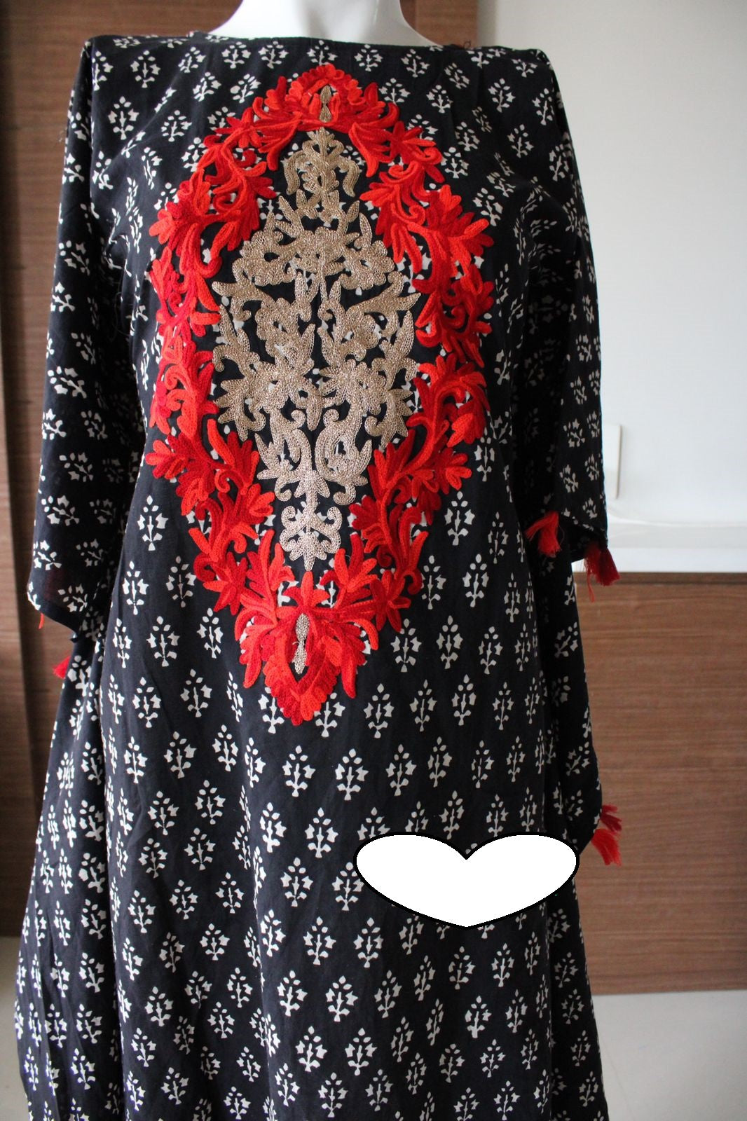 Beautiful cotton printed stitched kaftan with thread embroidery on front n back Paired with cotton stitched pant with crochet lace