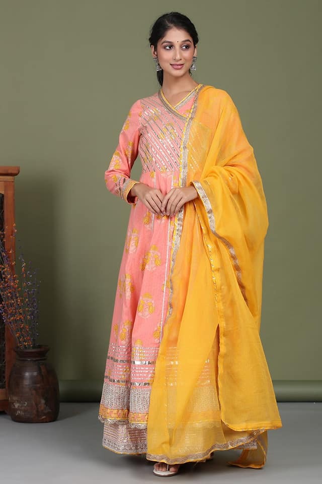 Premium heavy cotton designer anarkali kurti with side tslit detailed with heavy gota work all over. Premium cotton sharara with heavy gota work Premium organza duppata t with heavy gota flower & lace