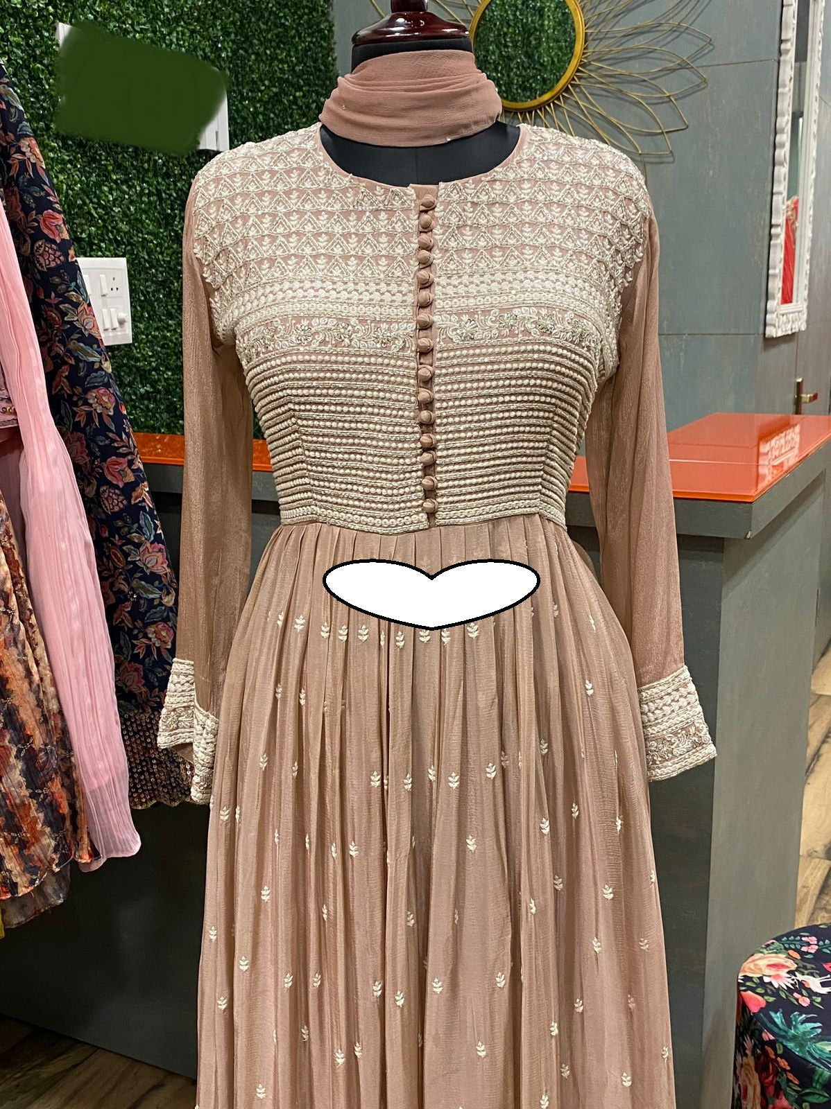 Pure Chinon kurta With Attached Lining And Beautiful Thread Embroidery With Cutdana Sequence And Pearl Work Front And Back💐Pure Chiffon Full Size Dupatta With Four Side Gotta Border💐With Sequence Highlights💐