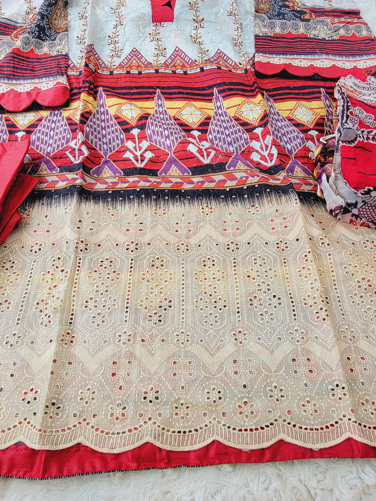 Luxury lawn with pure chiffon dupatta- Ready To Ship