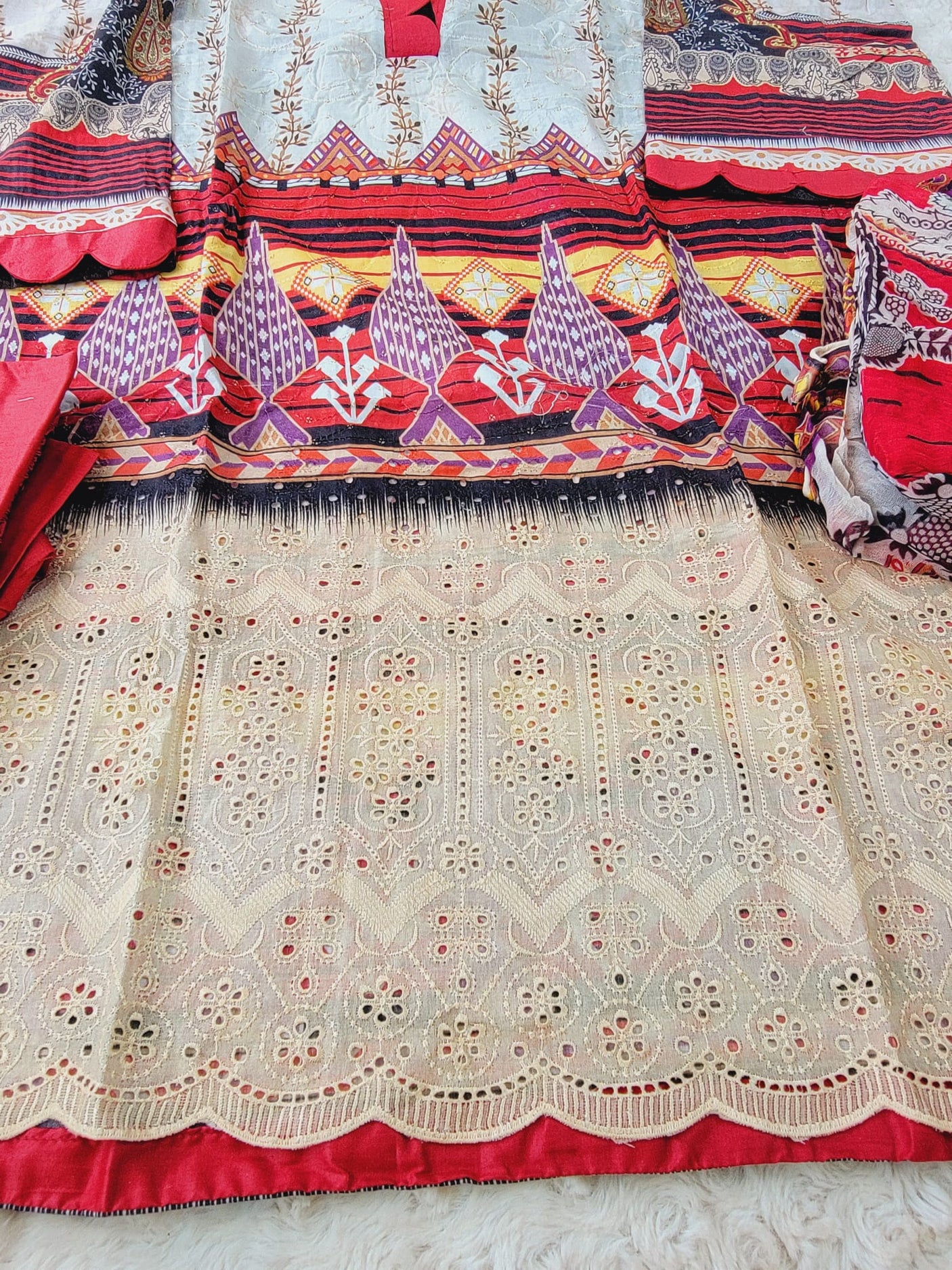 Luxury lawn with pure chiffon dupatta- Ready To Ship